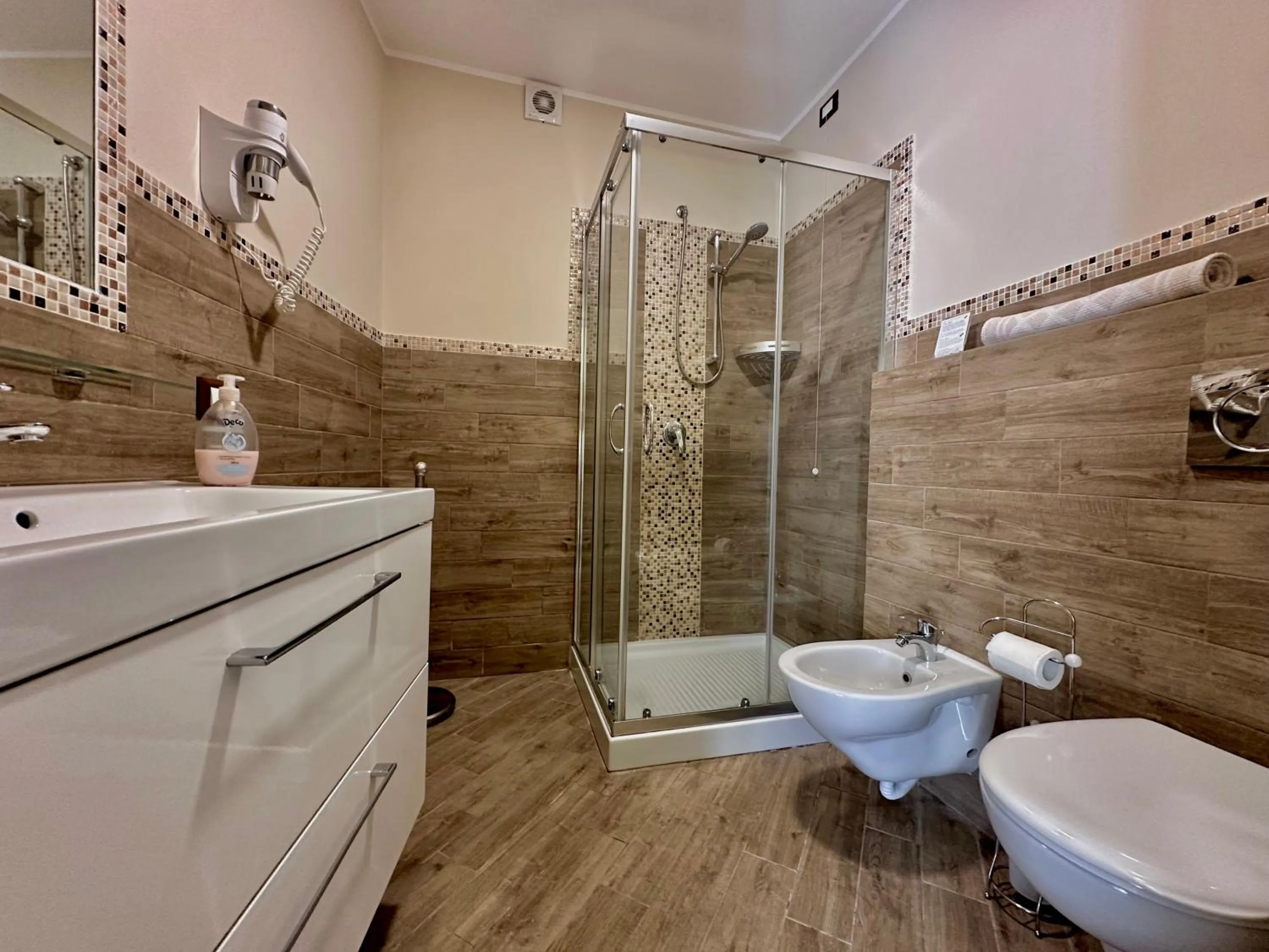 Shower in Hotel Soleado