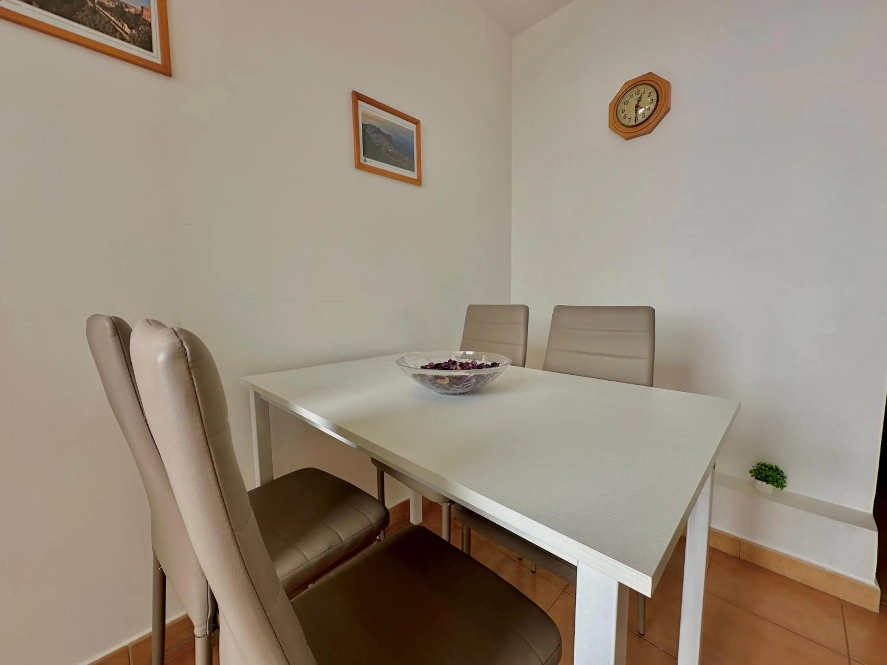 Decorative detail in Hotel Soleado