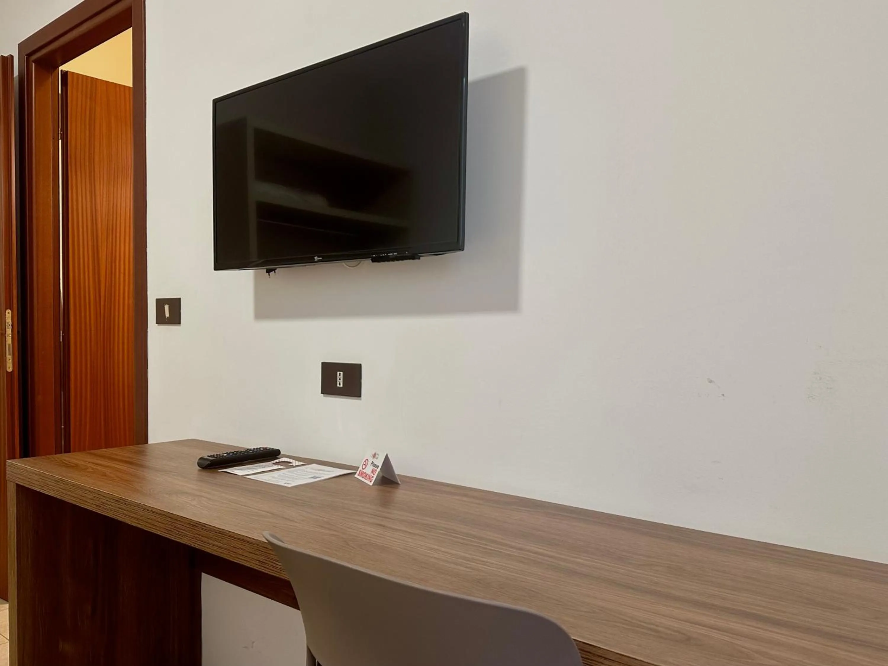 TV and multimedia in Hotel Soleado