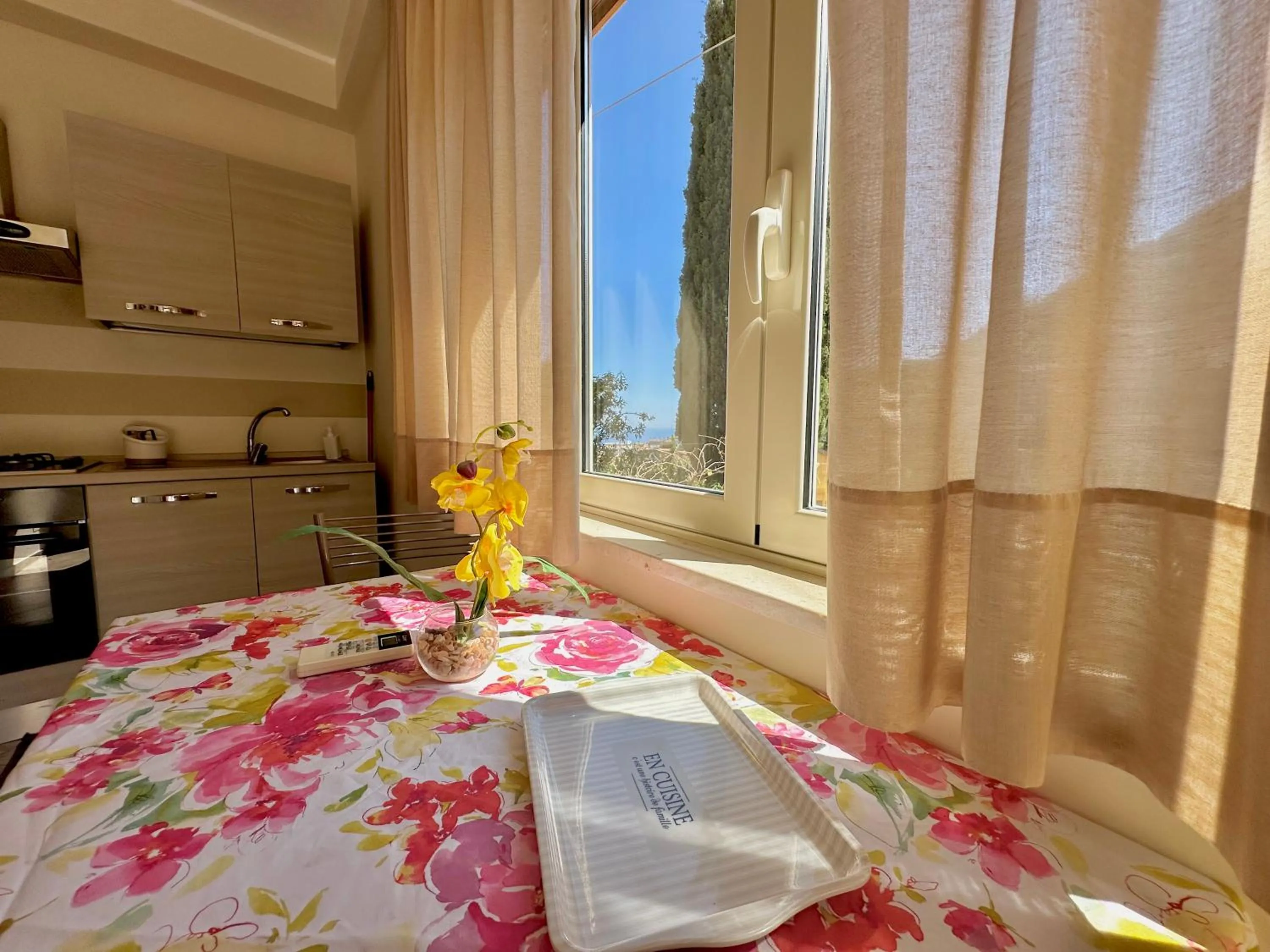 View (from property/room), Bed in Hotel Soleado