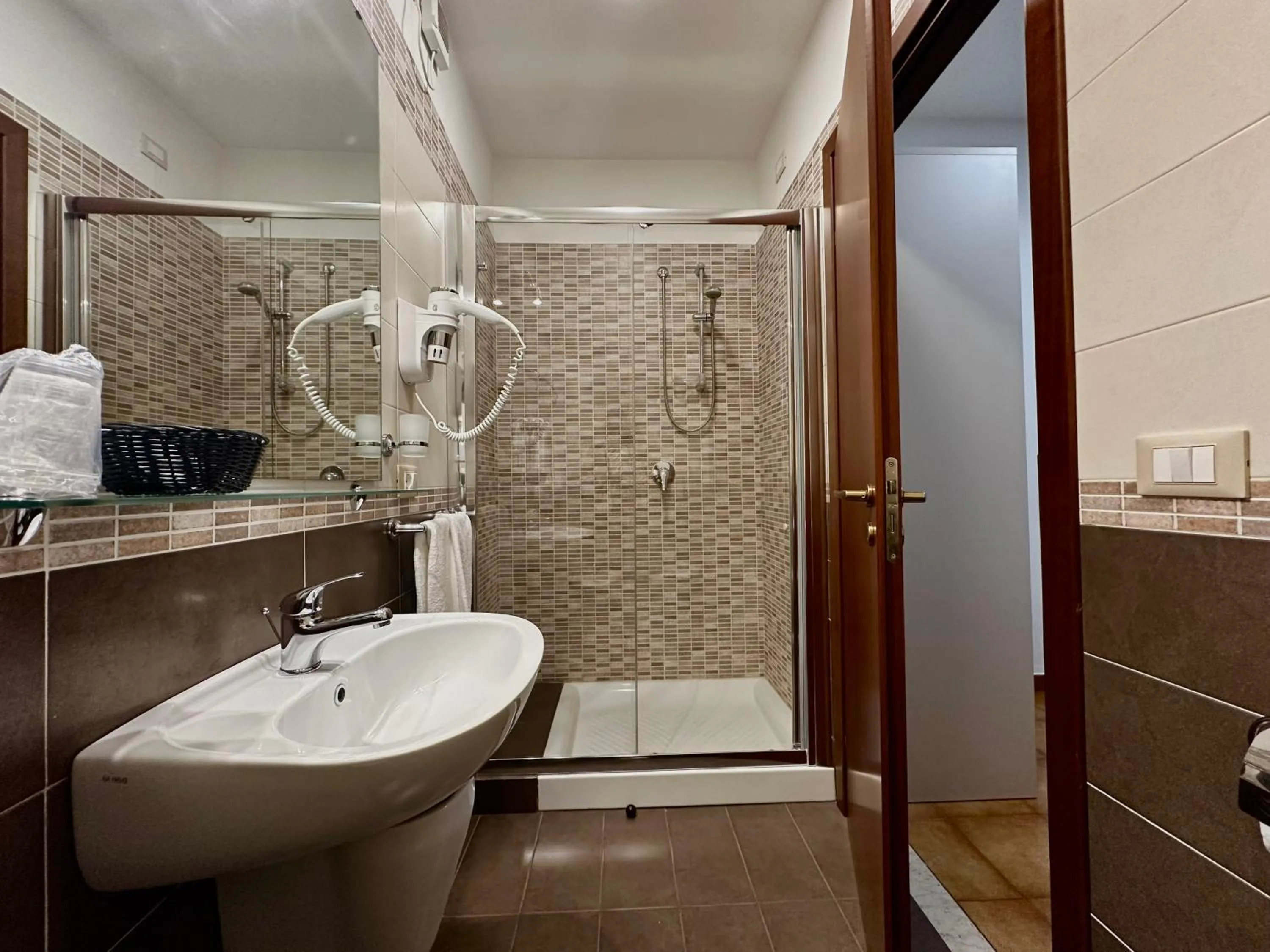 Shower in Hotel Soleado