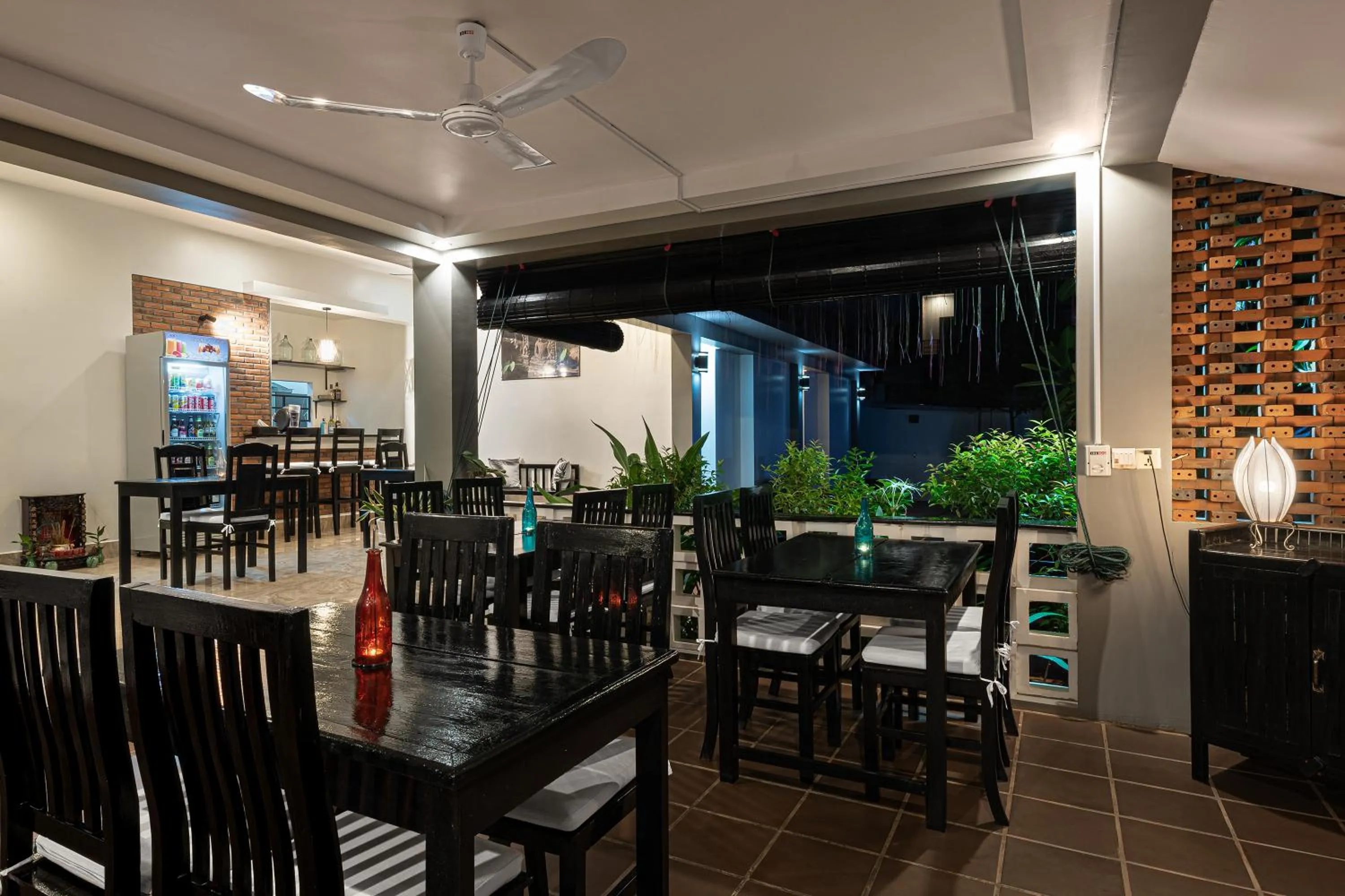 Restaurant/places to eat in Villa Agati