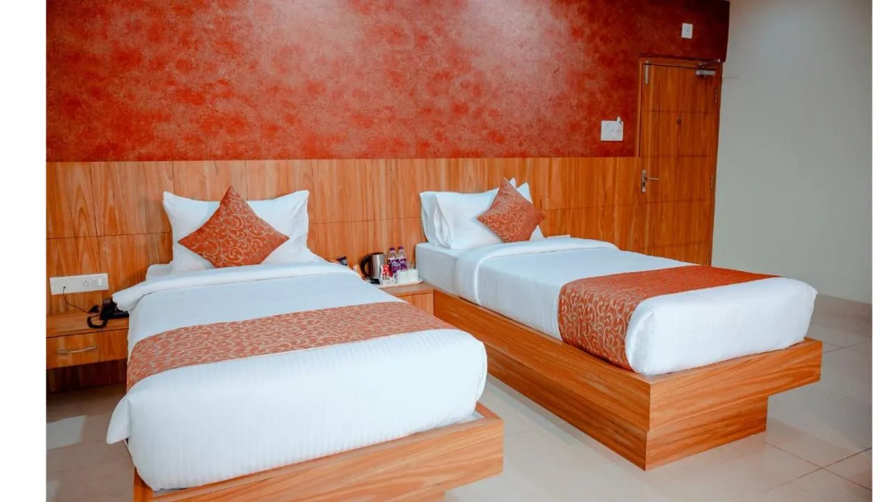 Photo of the whole room, Bed in Hotel Teesta Stay, Rampurhat
