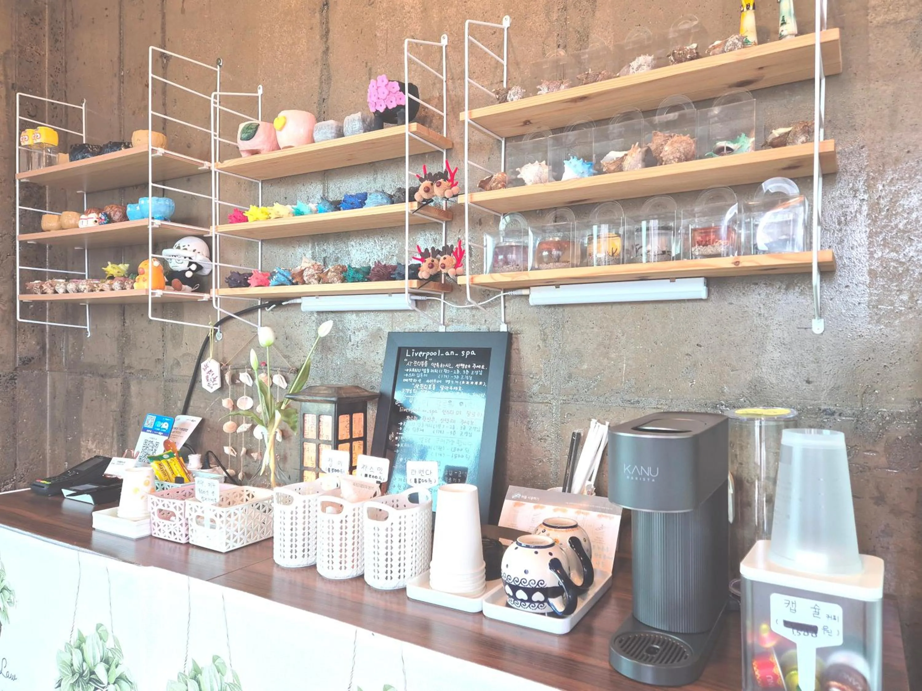 Coffee/tea facilities in Liverpool & Spa