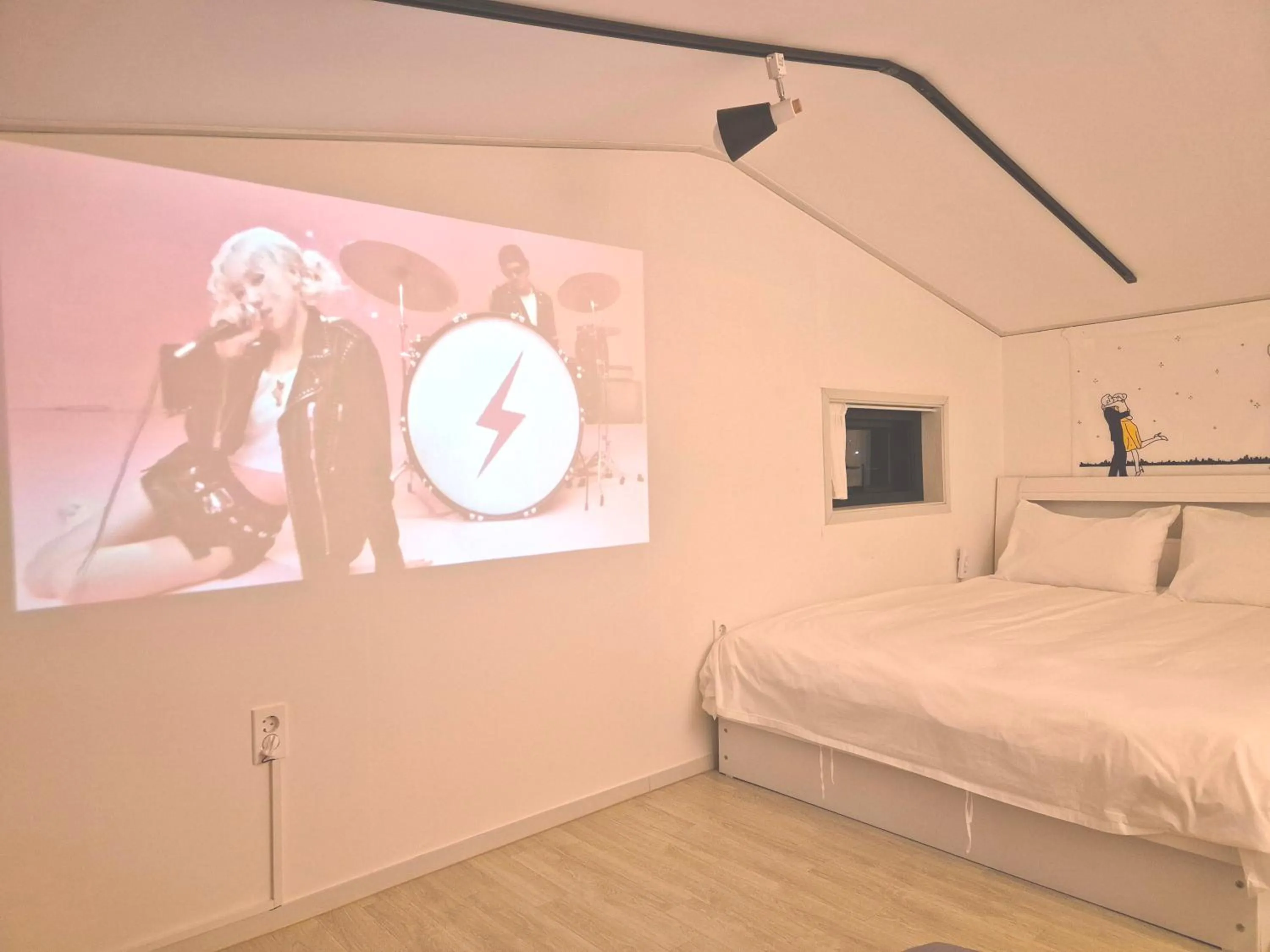 TV and multimedia, Bed in Liverpool & Spa