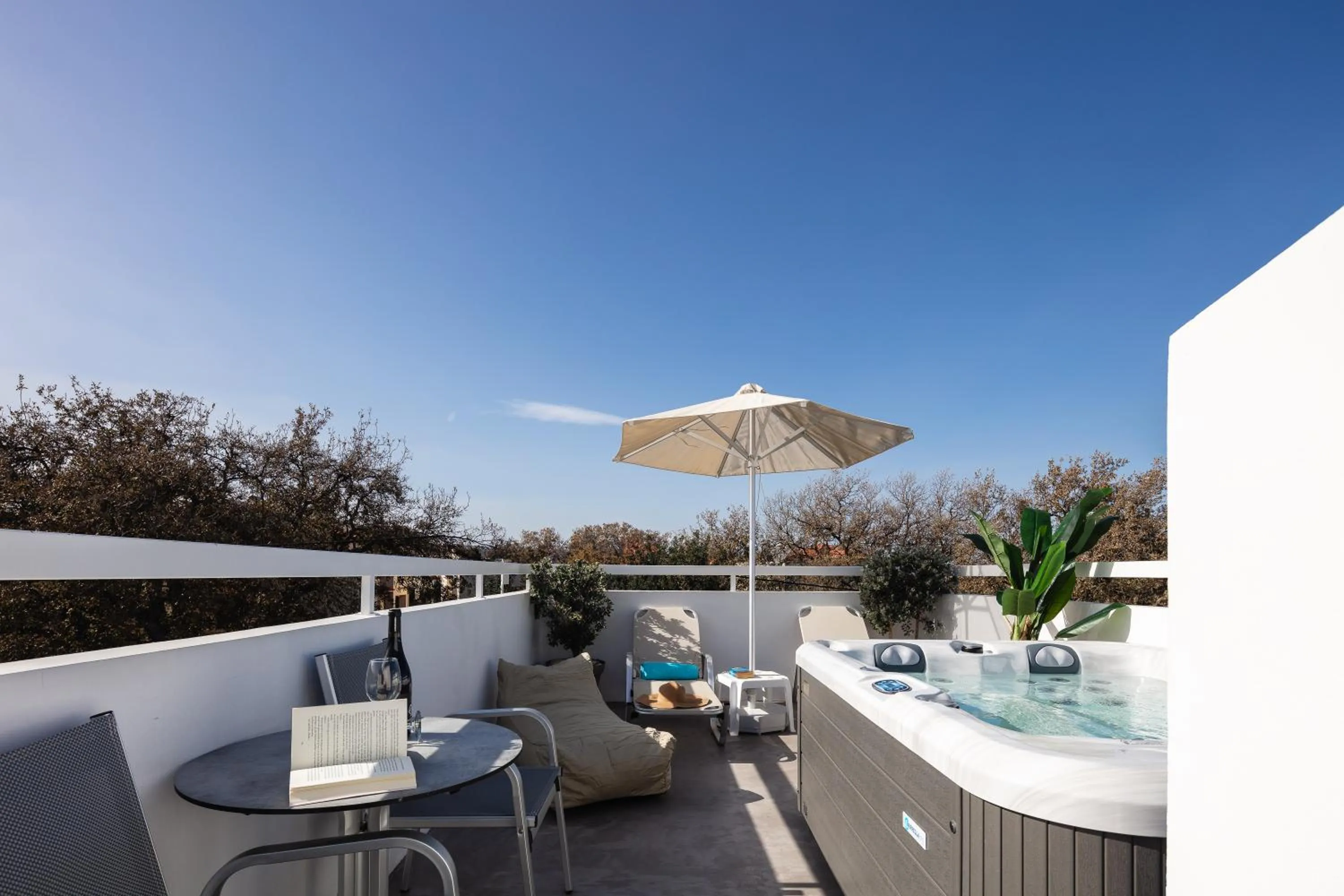 Hot Tub in Coconut Palm Paradise