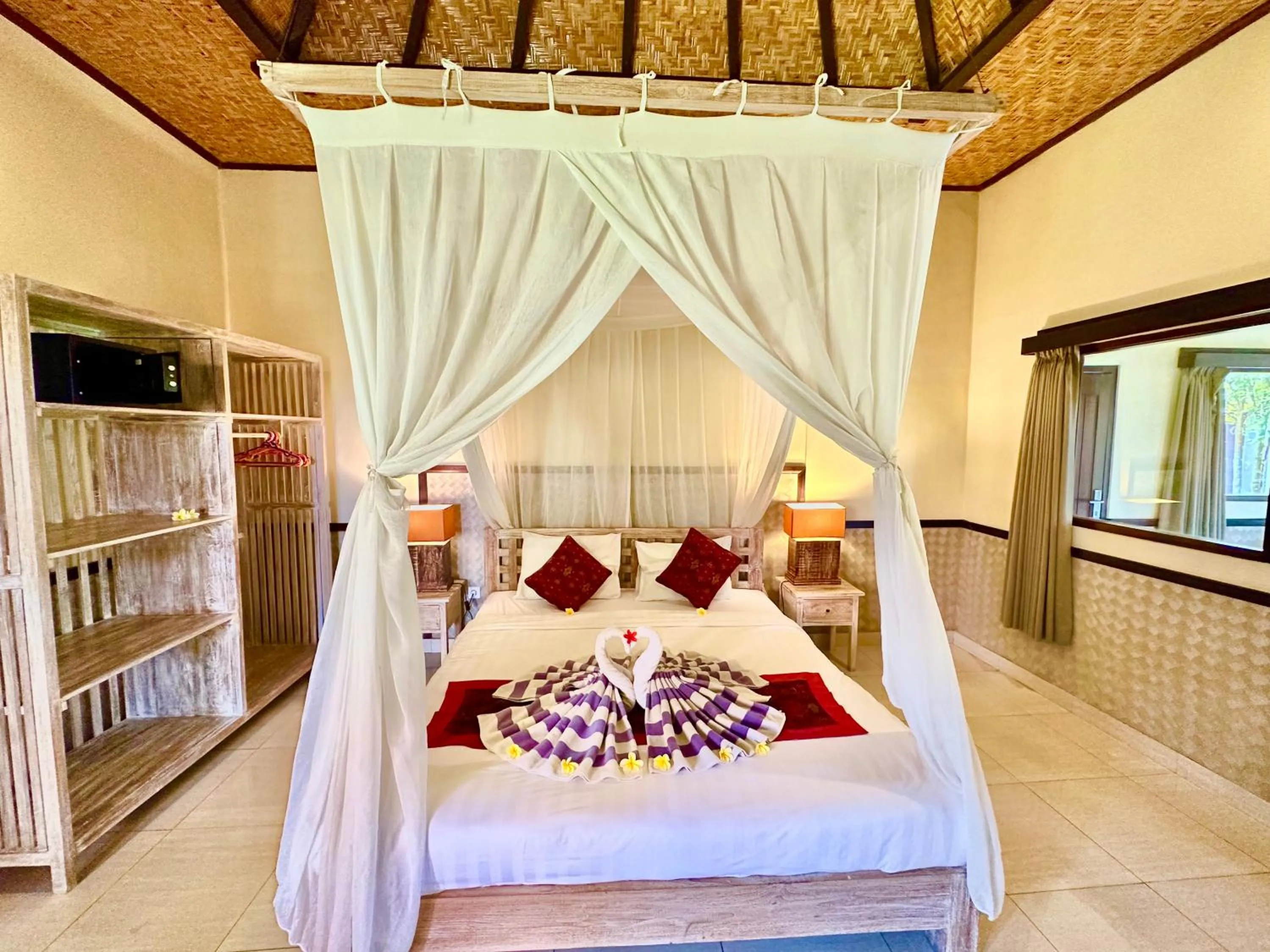 Property building, Bed in Dupa Ubud