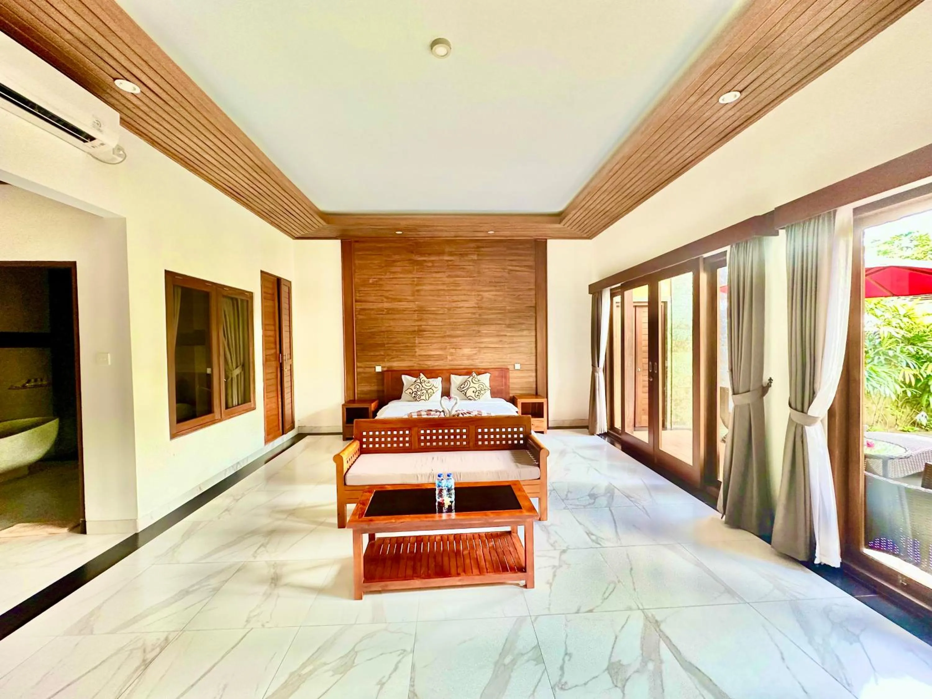 Property building, Bed in Dupa Ubud