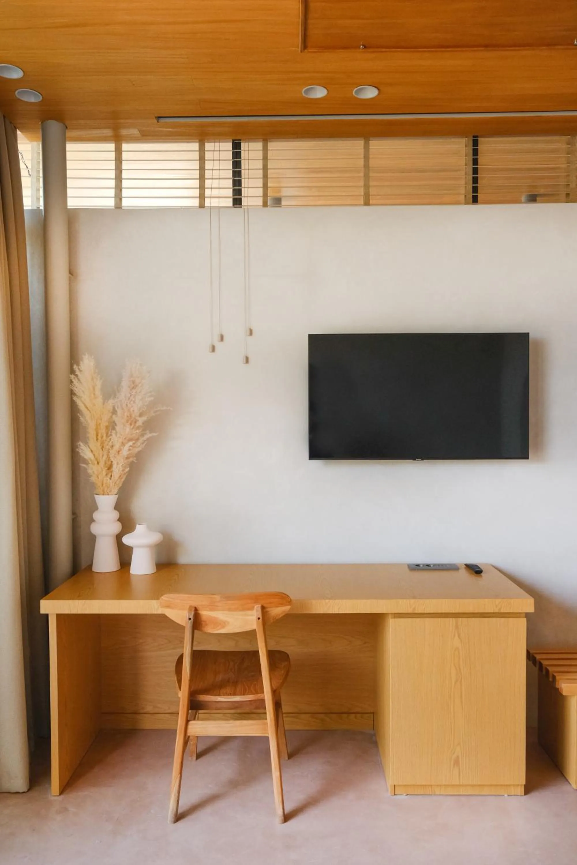 TV and multimedia in Birdcage 33 Hotel - Adult Only