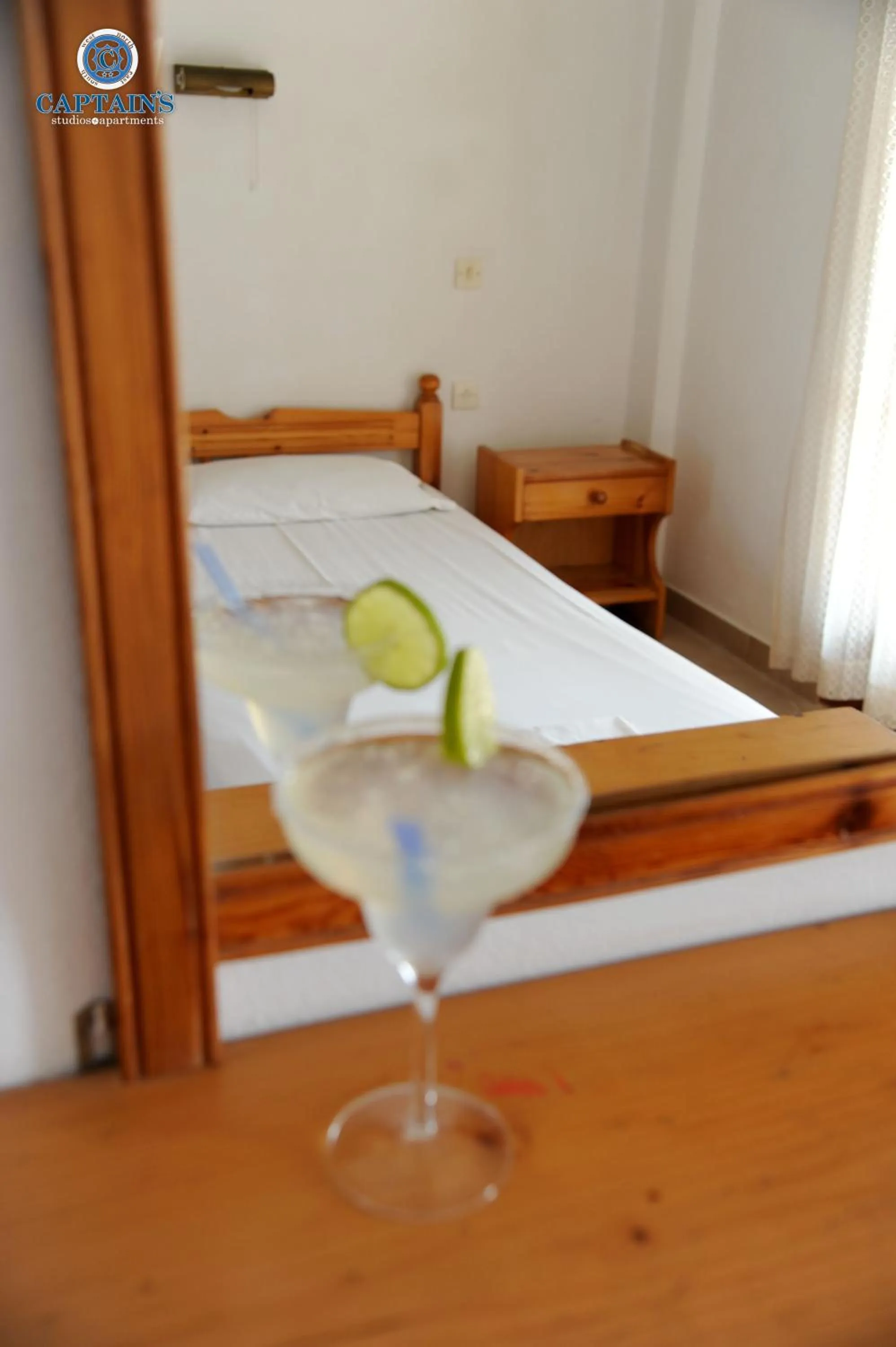 Bed in Captains Studios & Apartments