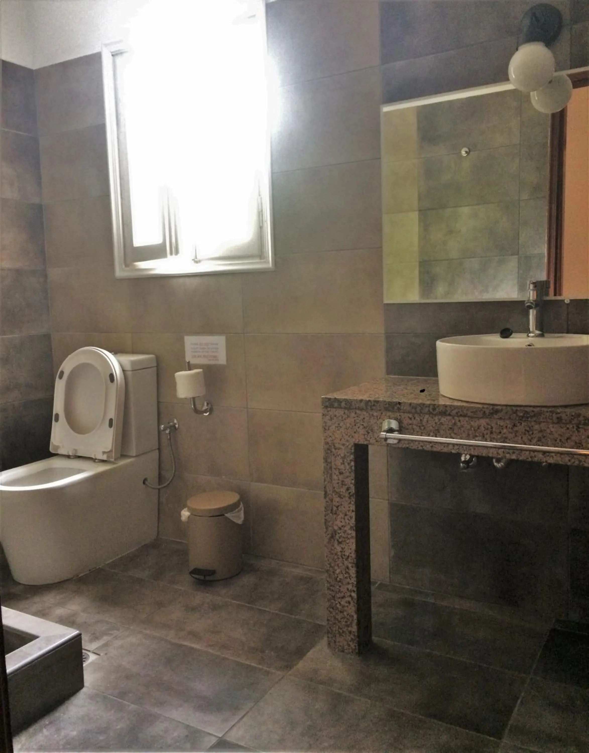 Shower in Captains Studios & Apartments