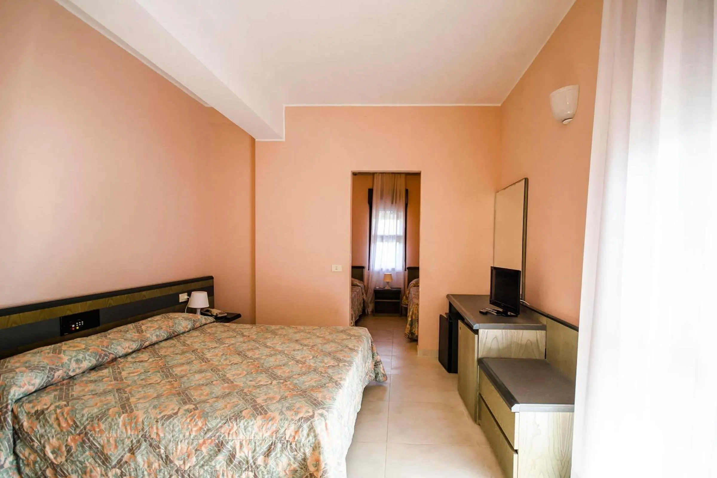 Photo of the whole room, Bed in Torre Del Sole