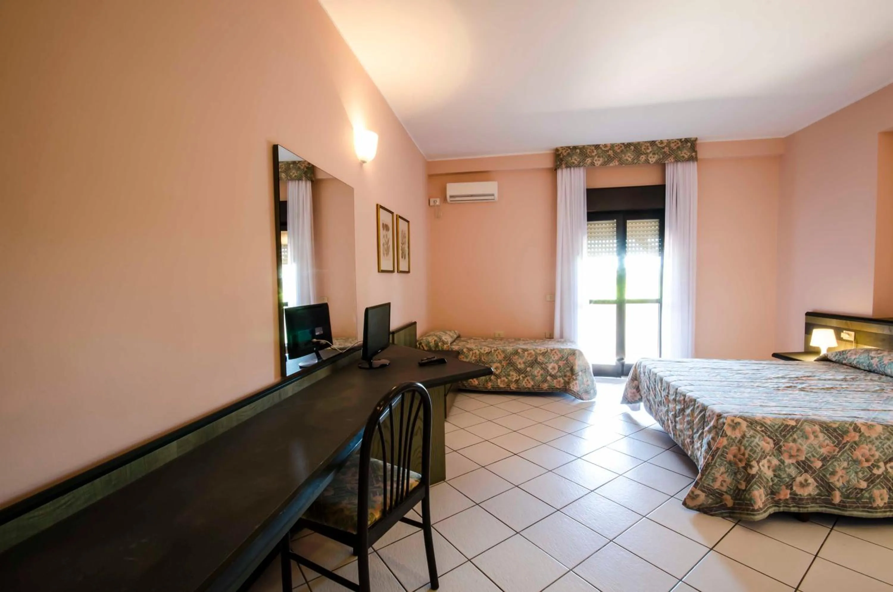 Bedroom, Bed in Torre Del Sole