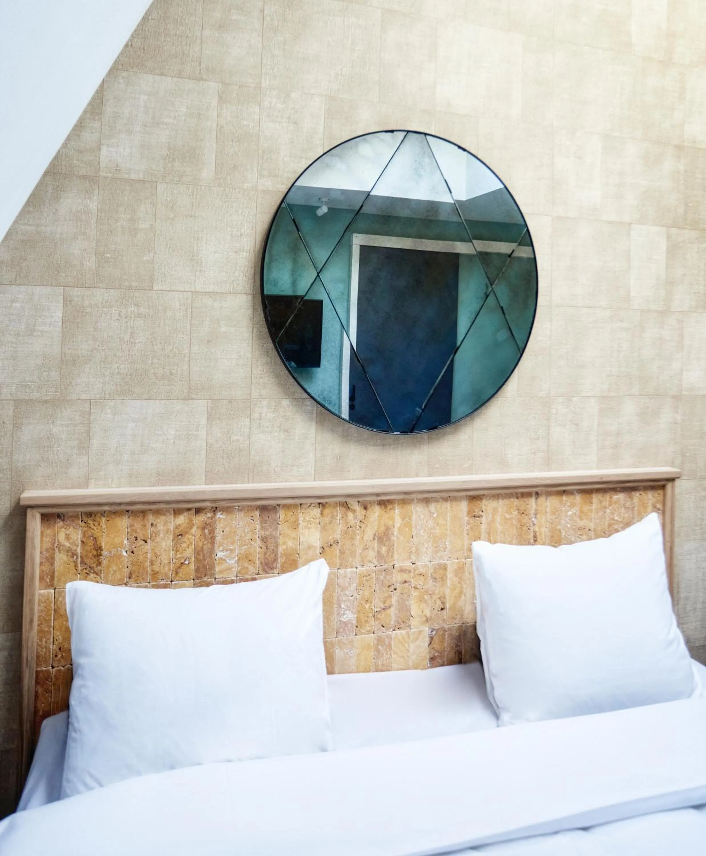 Bed in Hotel Botanique Breda