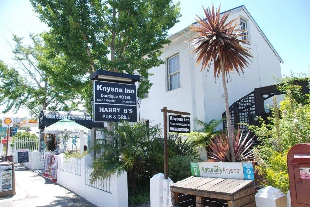 Property building in Knysna Inn