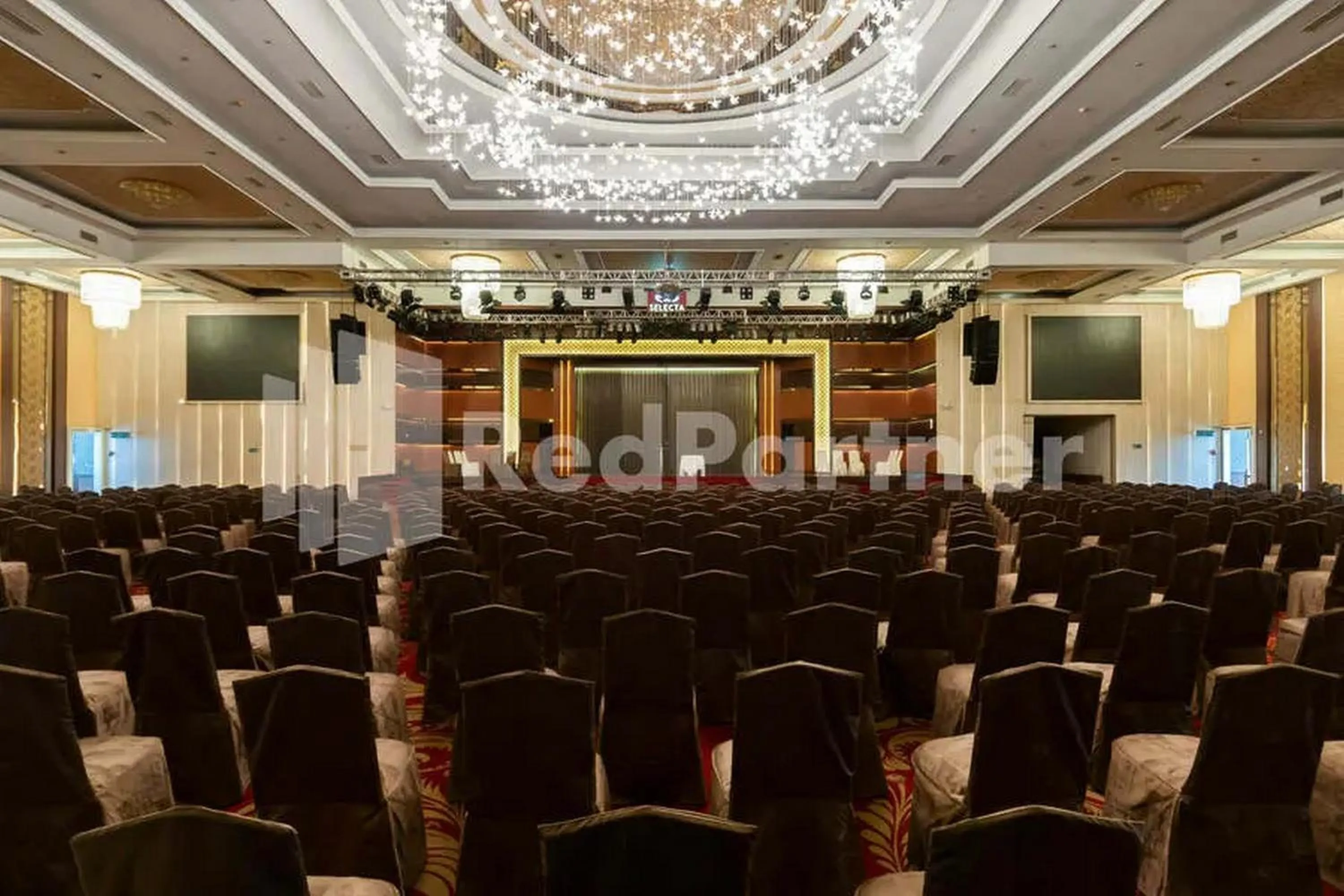 Meeting/conference room in Selecta Hotel Medan Petisah R Signature Mitra RedDoorz