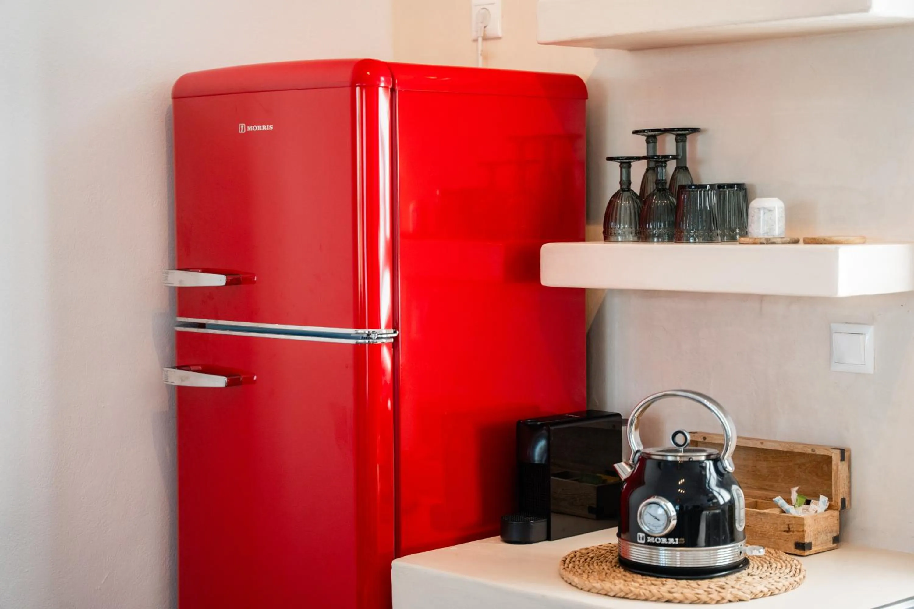 Coffee/tea facilities in Divino Suites