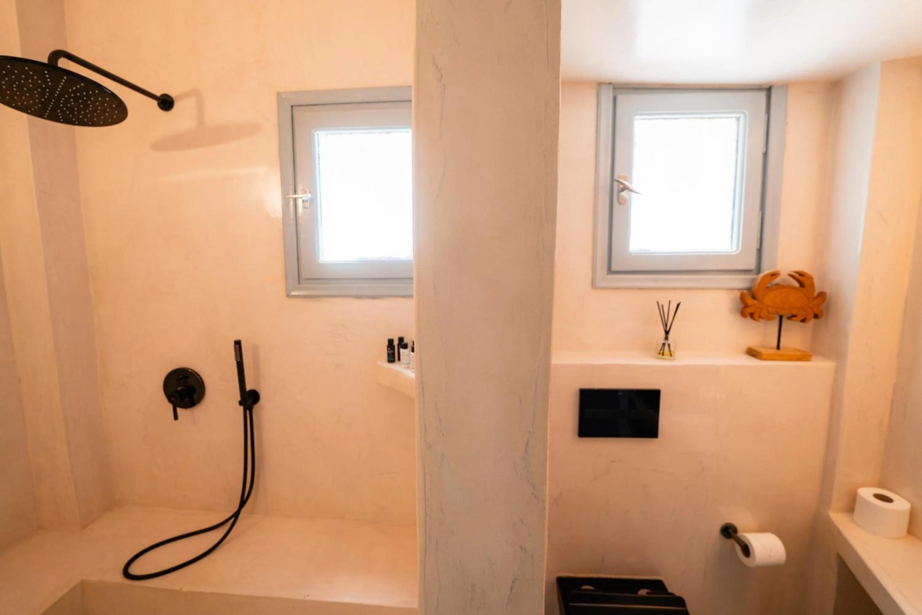 Shower in Divino Suites