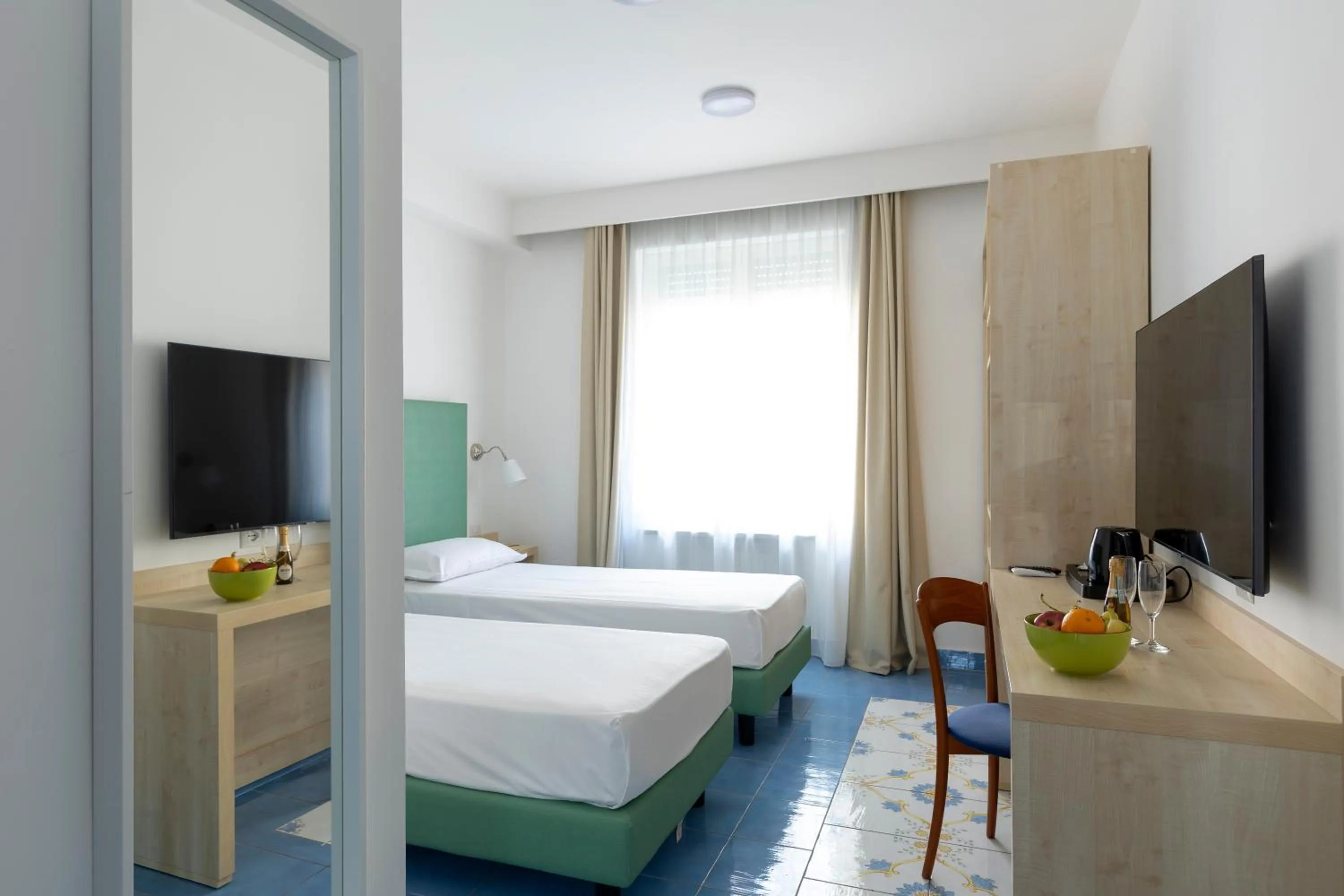 Photo of the whole room, Bed in Napolit'amo Hotel Medina