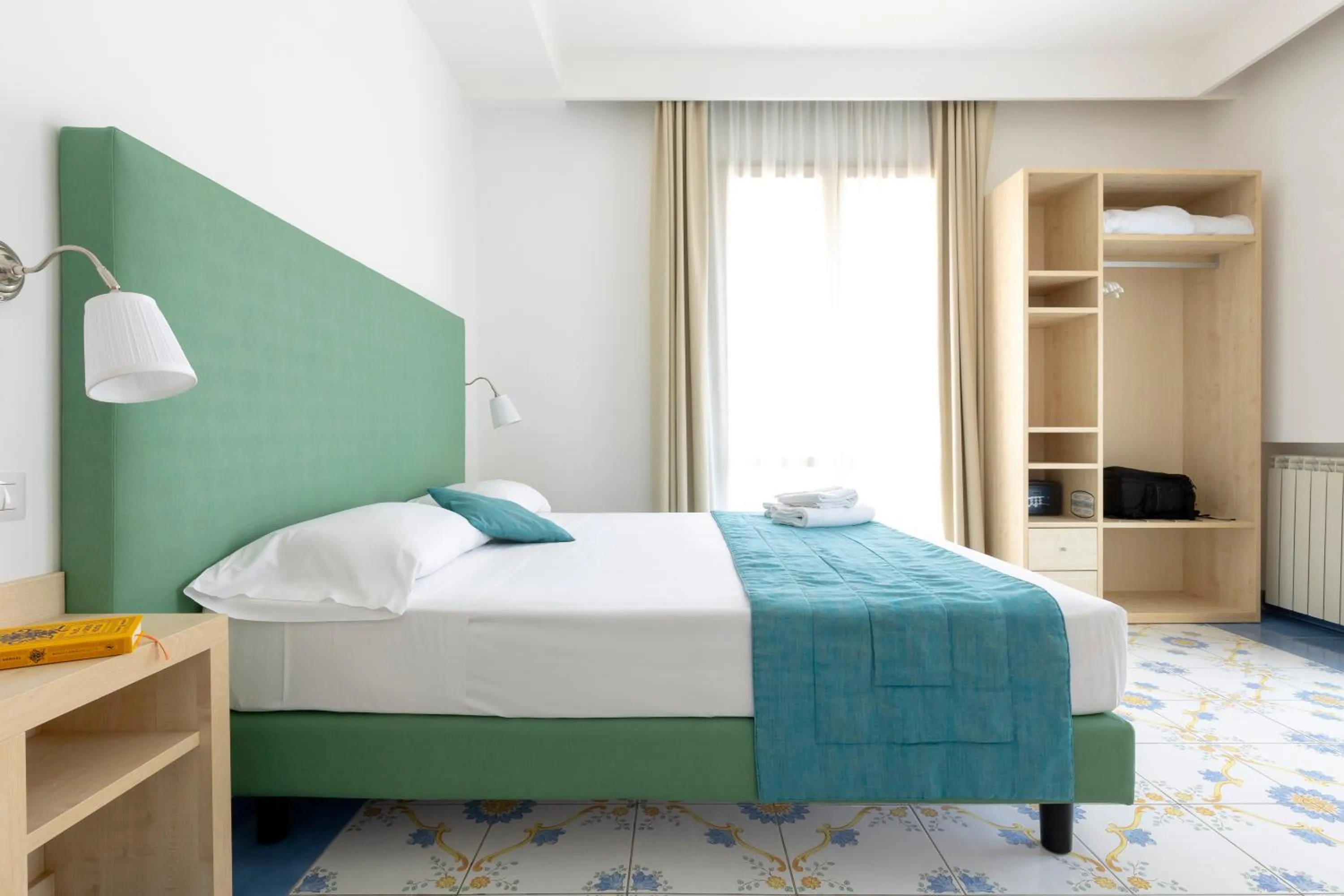 Photo of the whole room, Bed in Napolit'amo Hotel Medina