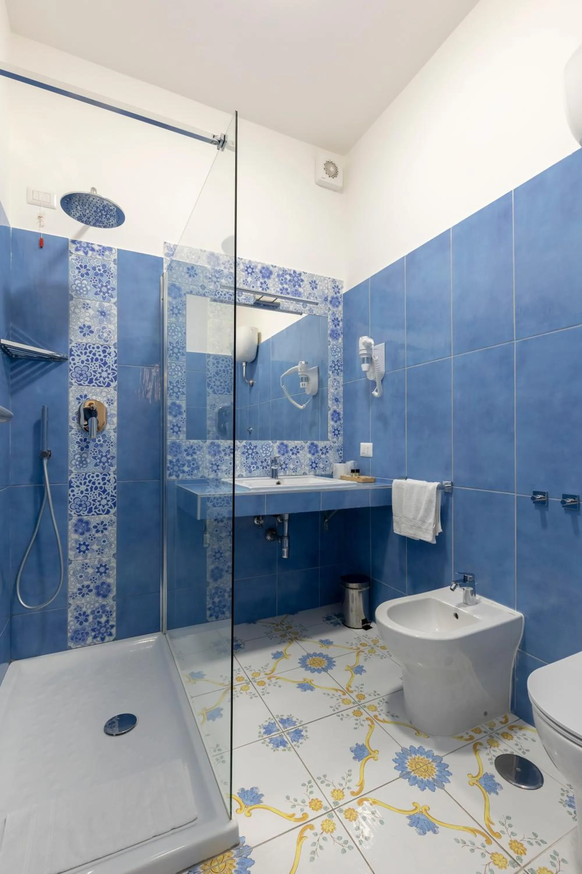 Napolit'amo Hotel Medina