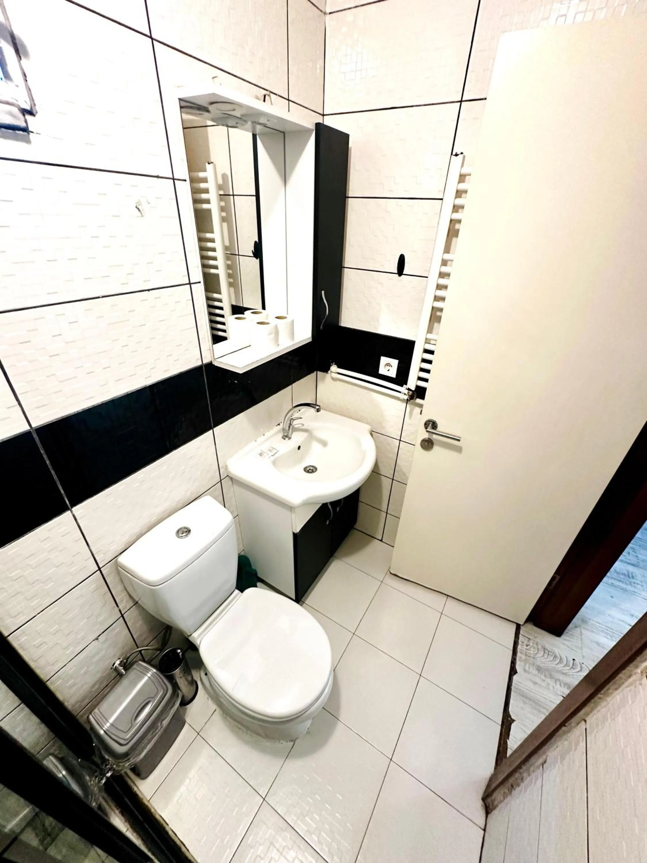 Shower in Blueway Hotel Residence