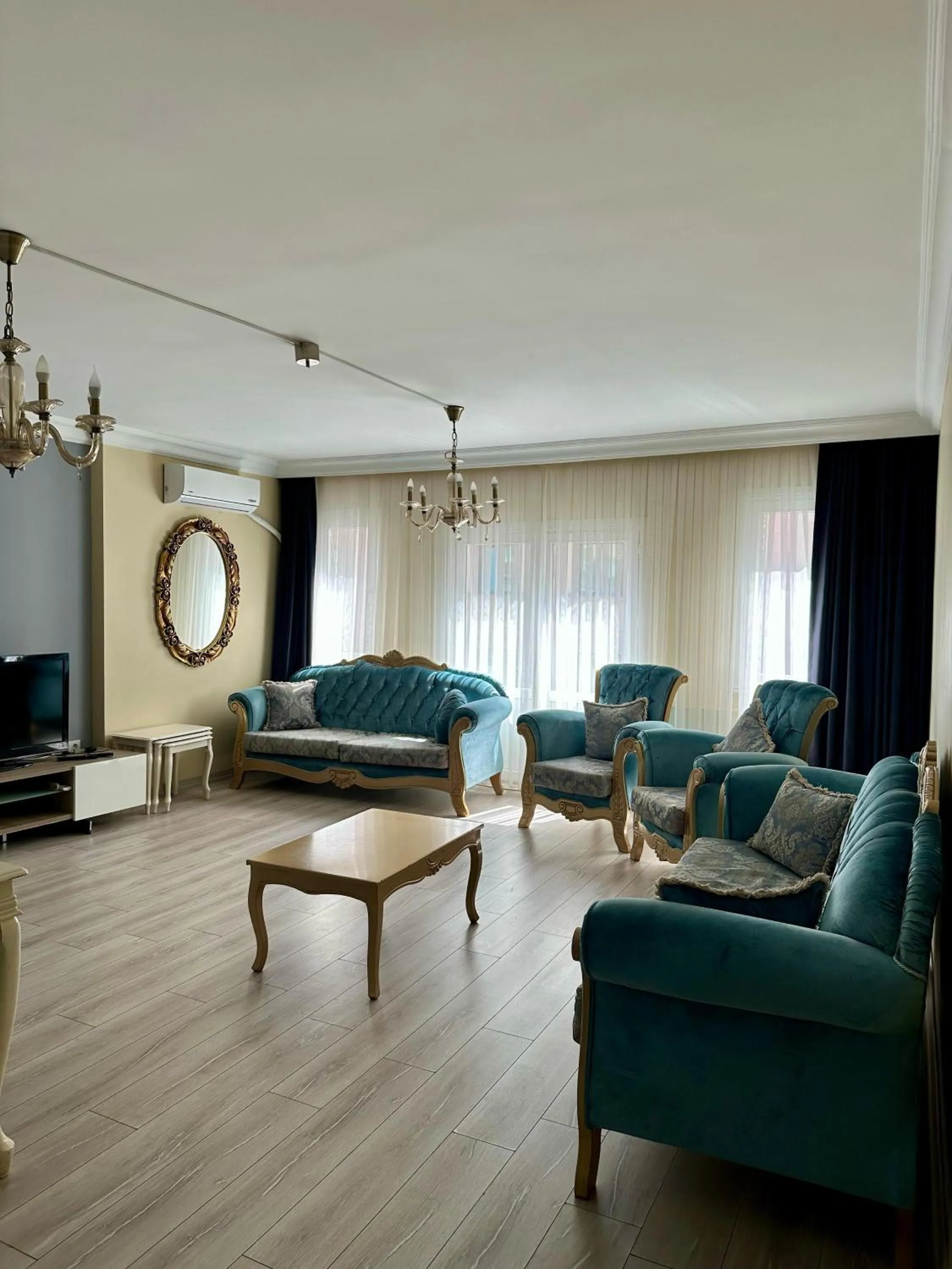 TV and multimedia in Blueway Hotel Residence