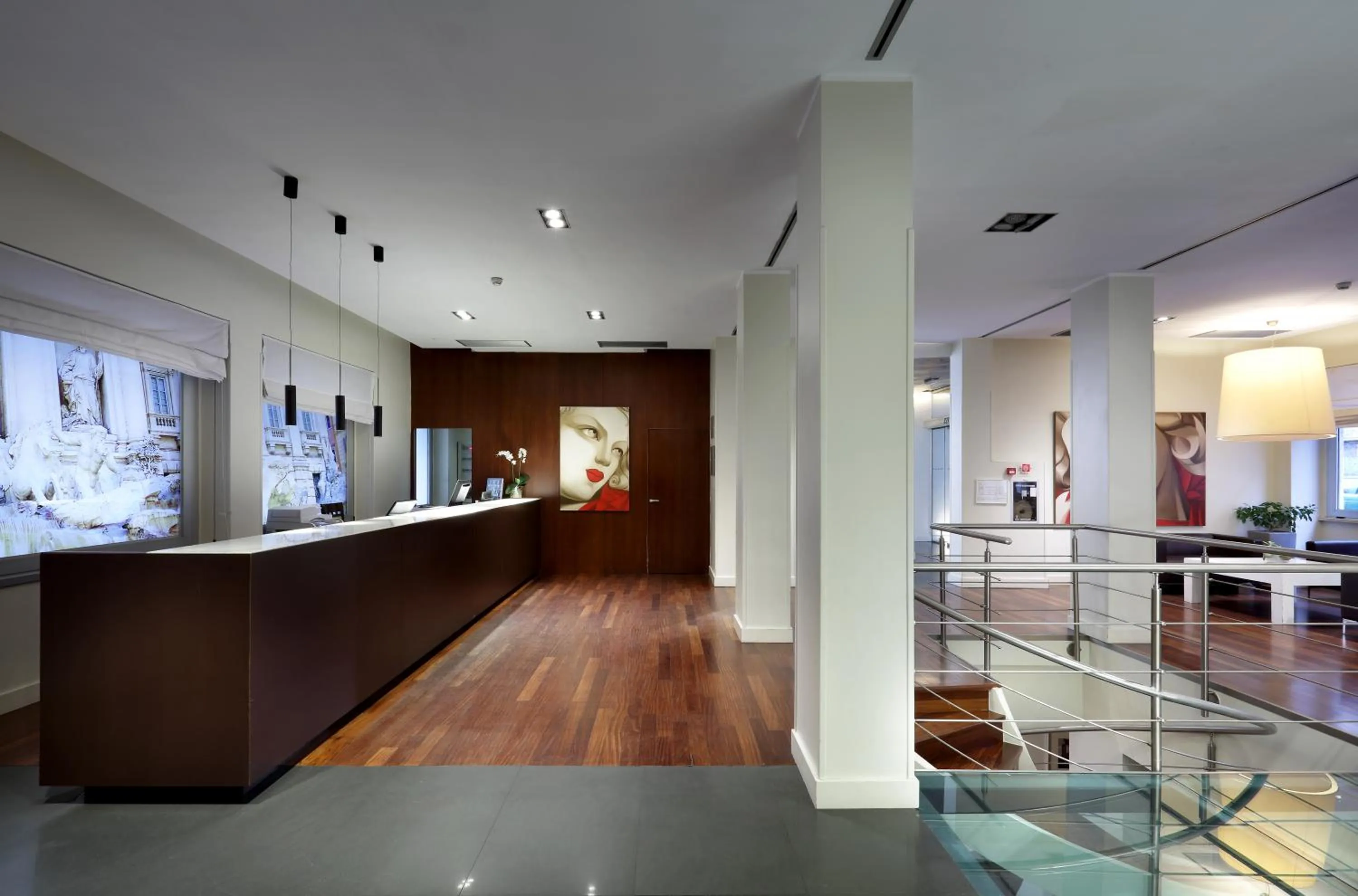 Lobby or reception in Mercure Roma Centro Saint John
