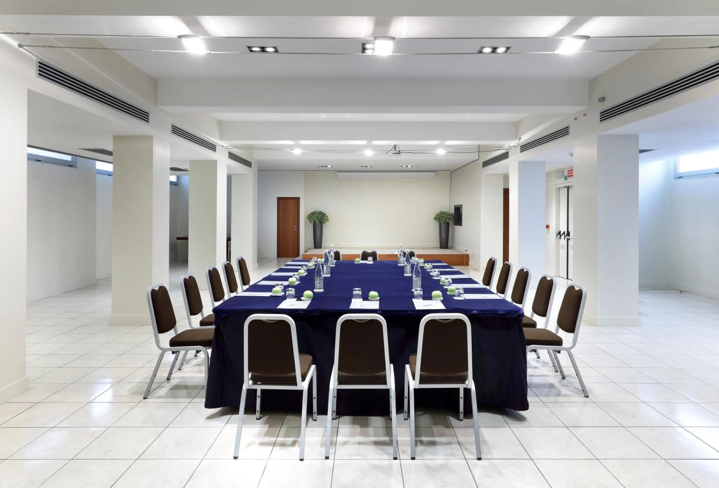 Meeting/conference room in Mercure Roma Centro Saint John