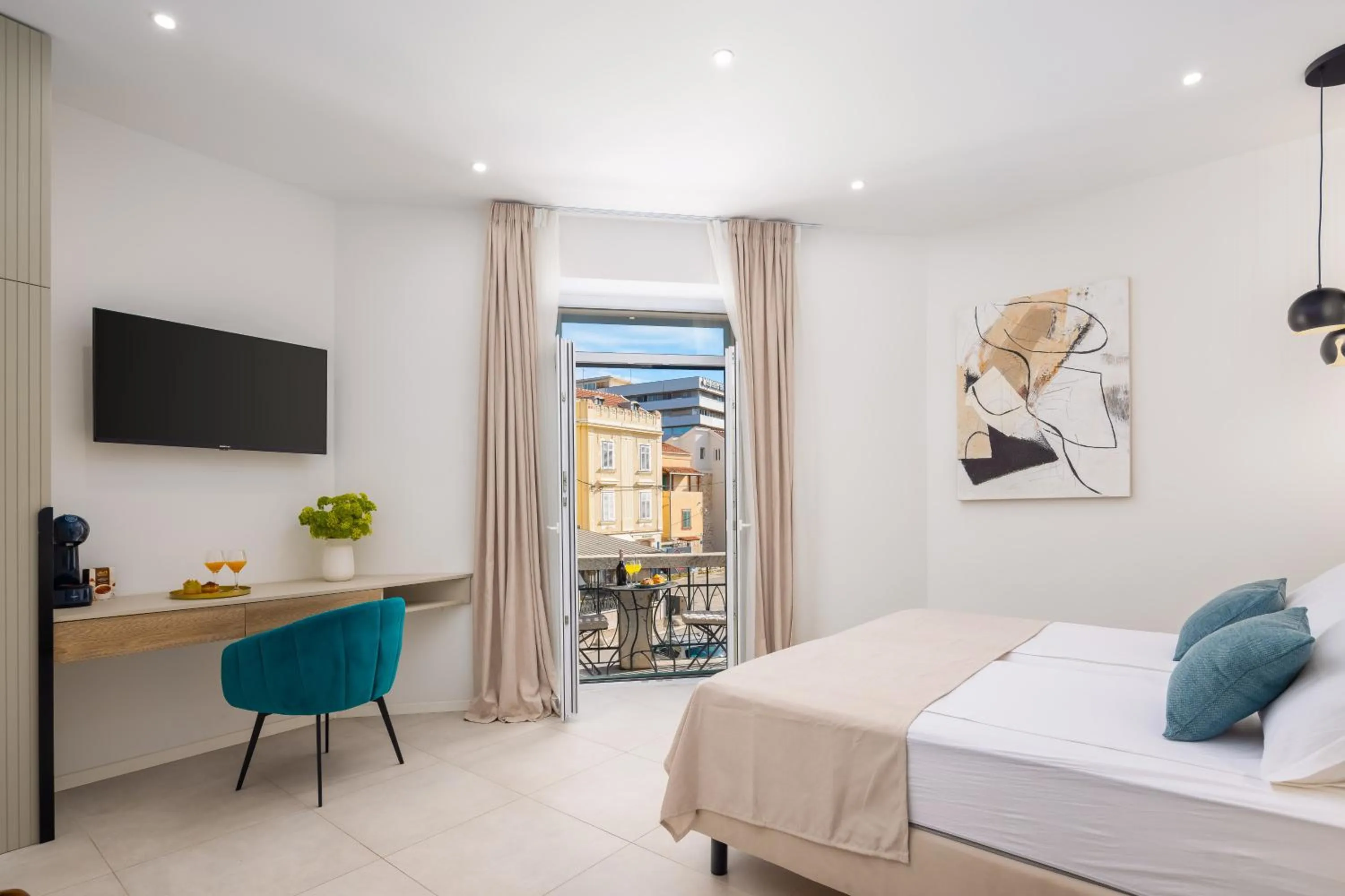 Bed in 48 Rooms Split