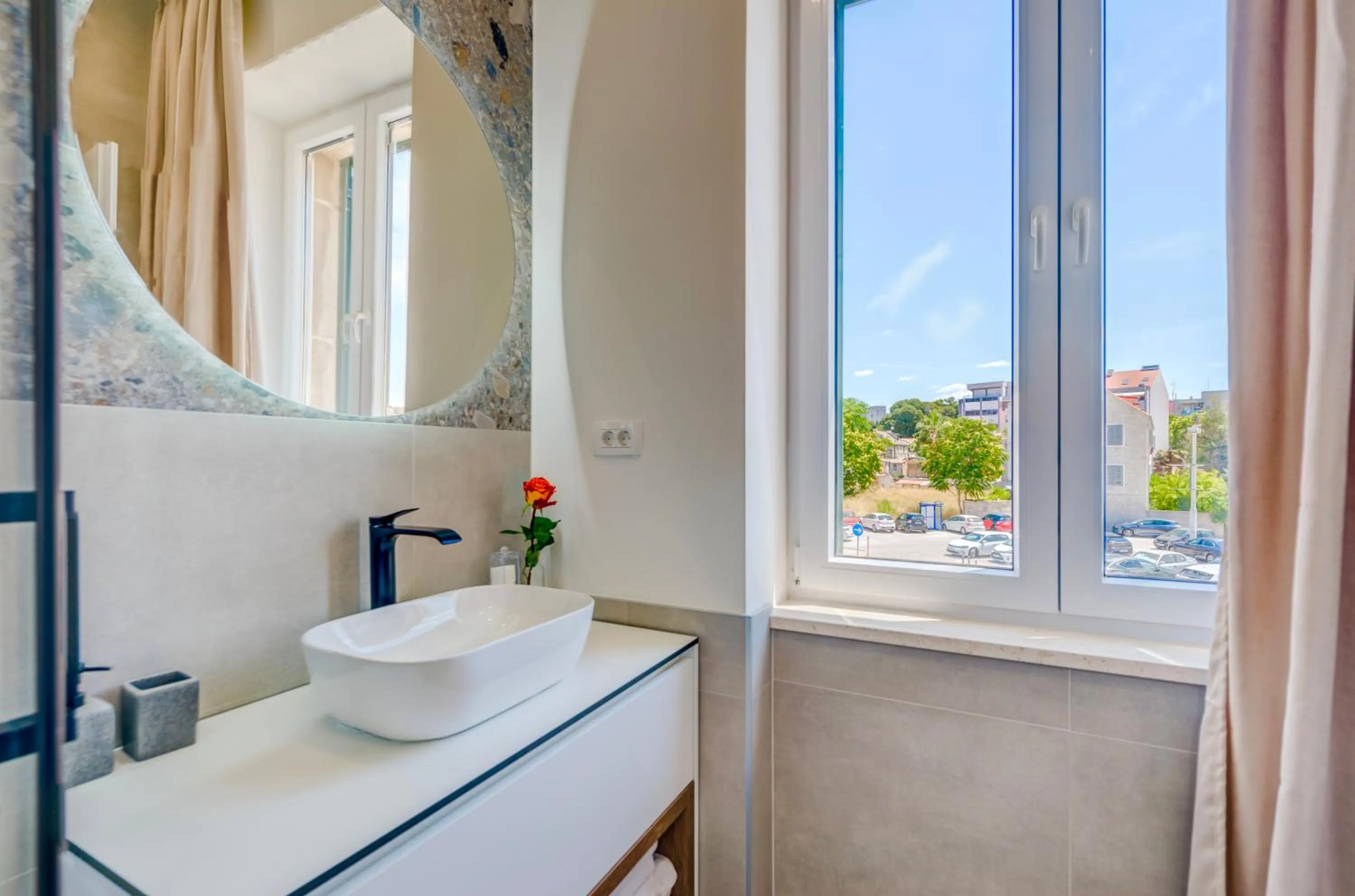 Bathroom in 48 Rooms Split