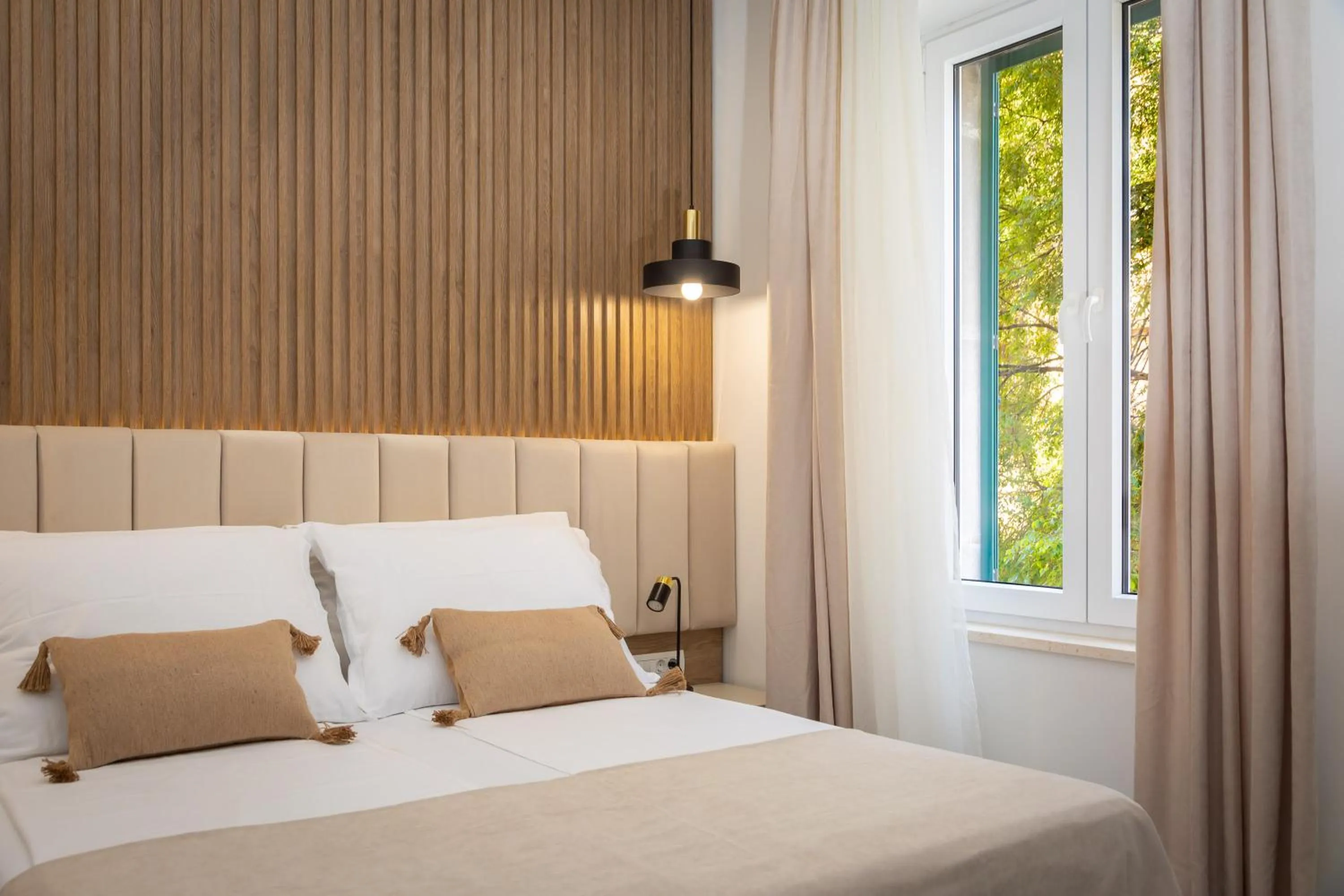 Bed in 48 Rooms Split