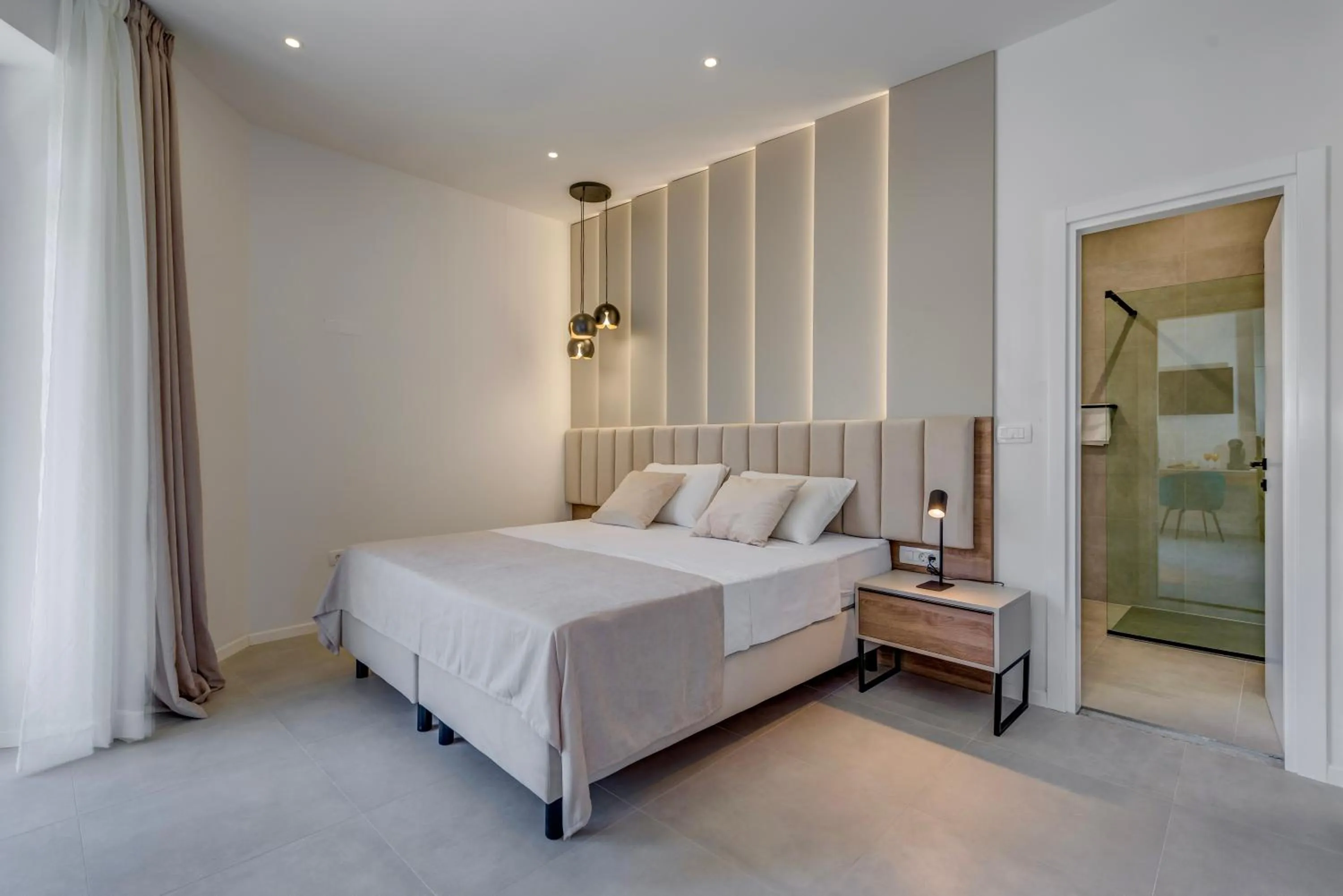 Bed in 48 Rooms Split