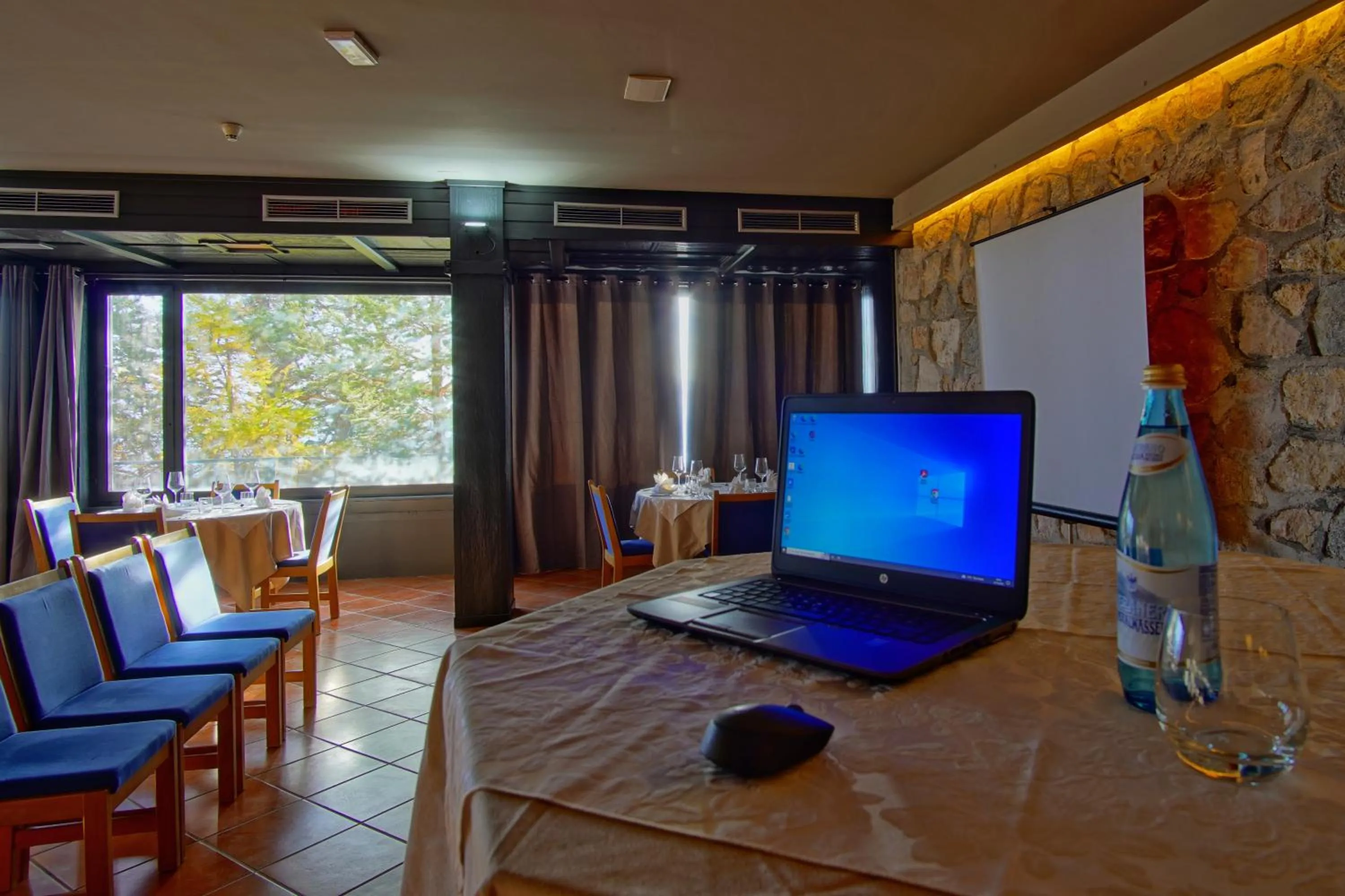 TV and multimedia in PanoramaHotel Penegal