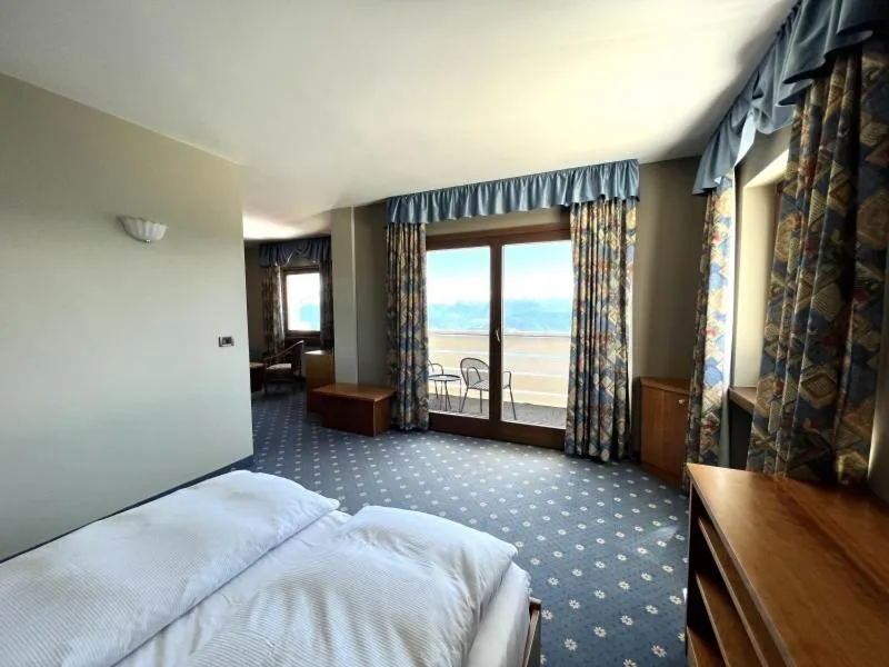 Photo of the whole room, Bed in PanoramaHotel Penegal