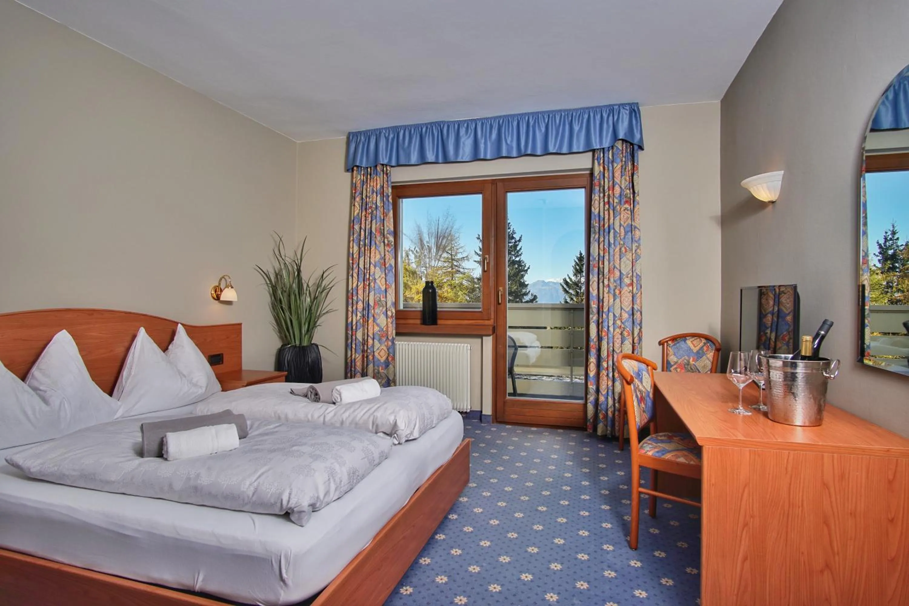 Photo of the whole room, Bed in PanoramaHotel Penegal