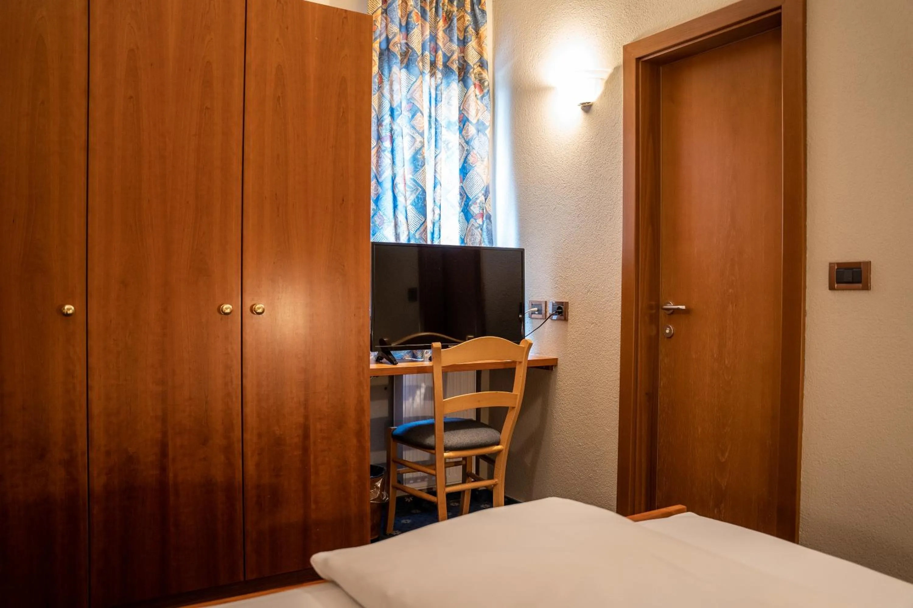 Photo of the whole room, Bed in PanoramaHotel Penegal