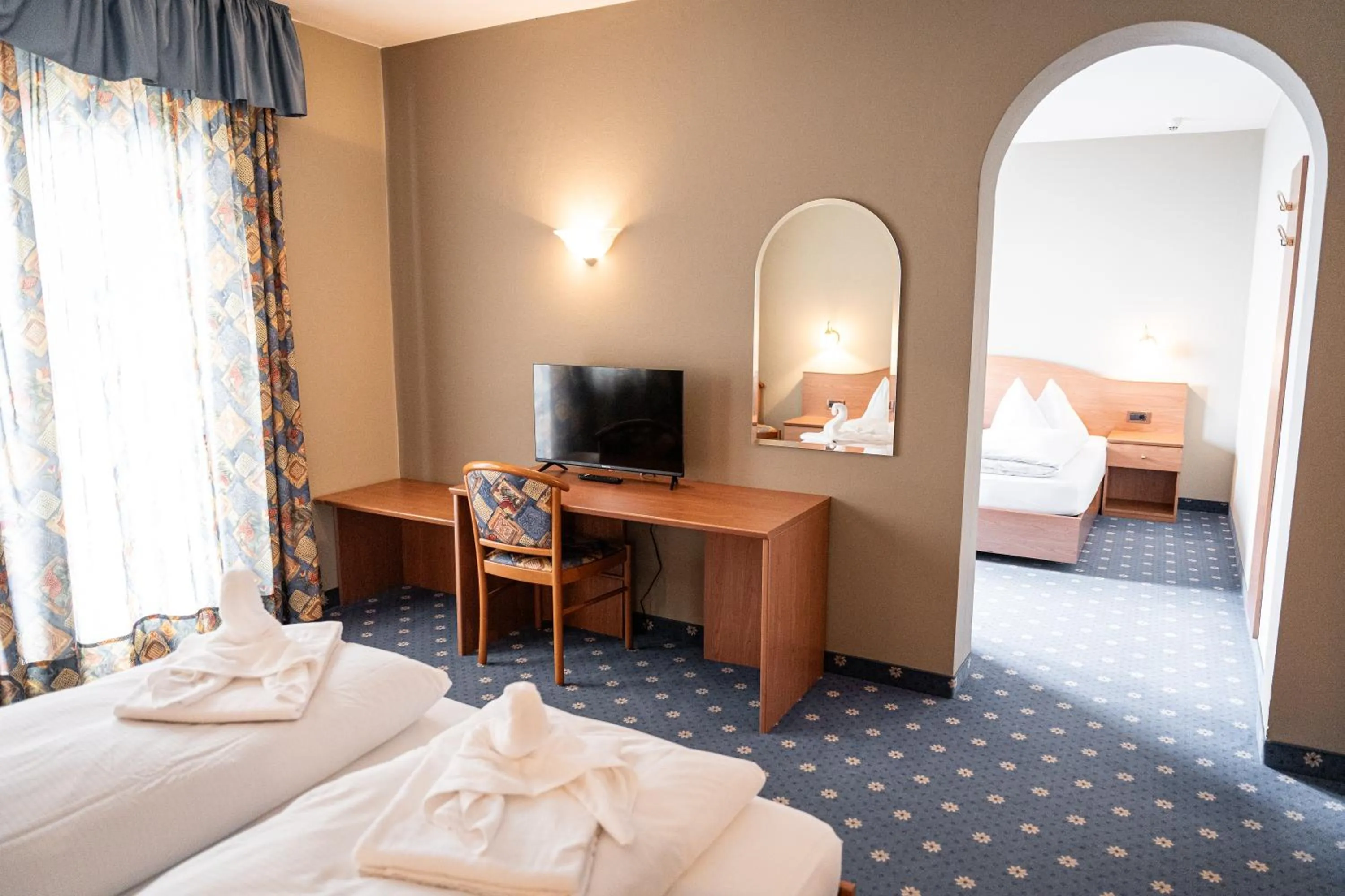 Bedroom, Bed in PanoramaHotel Penegal