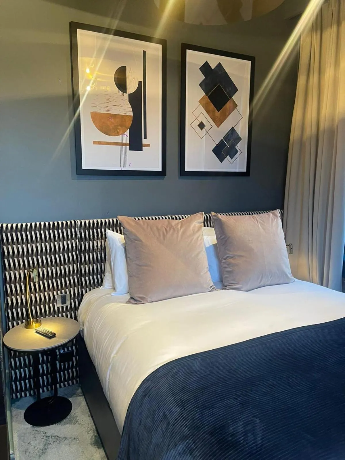 Bed in Forty Seven Hotel Manchester, WorldHotels Crafted