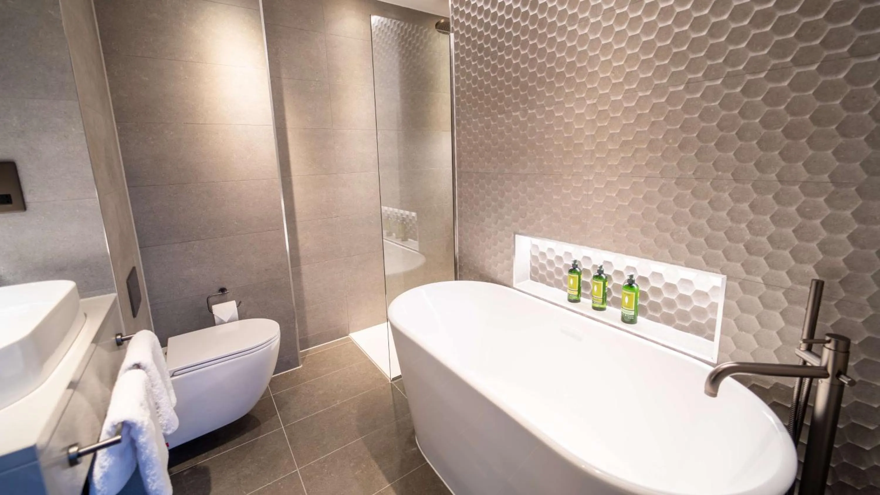 Bathroom in Forty Seven Hotel Manchester, WorldHotels Crafted