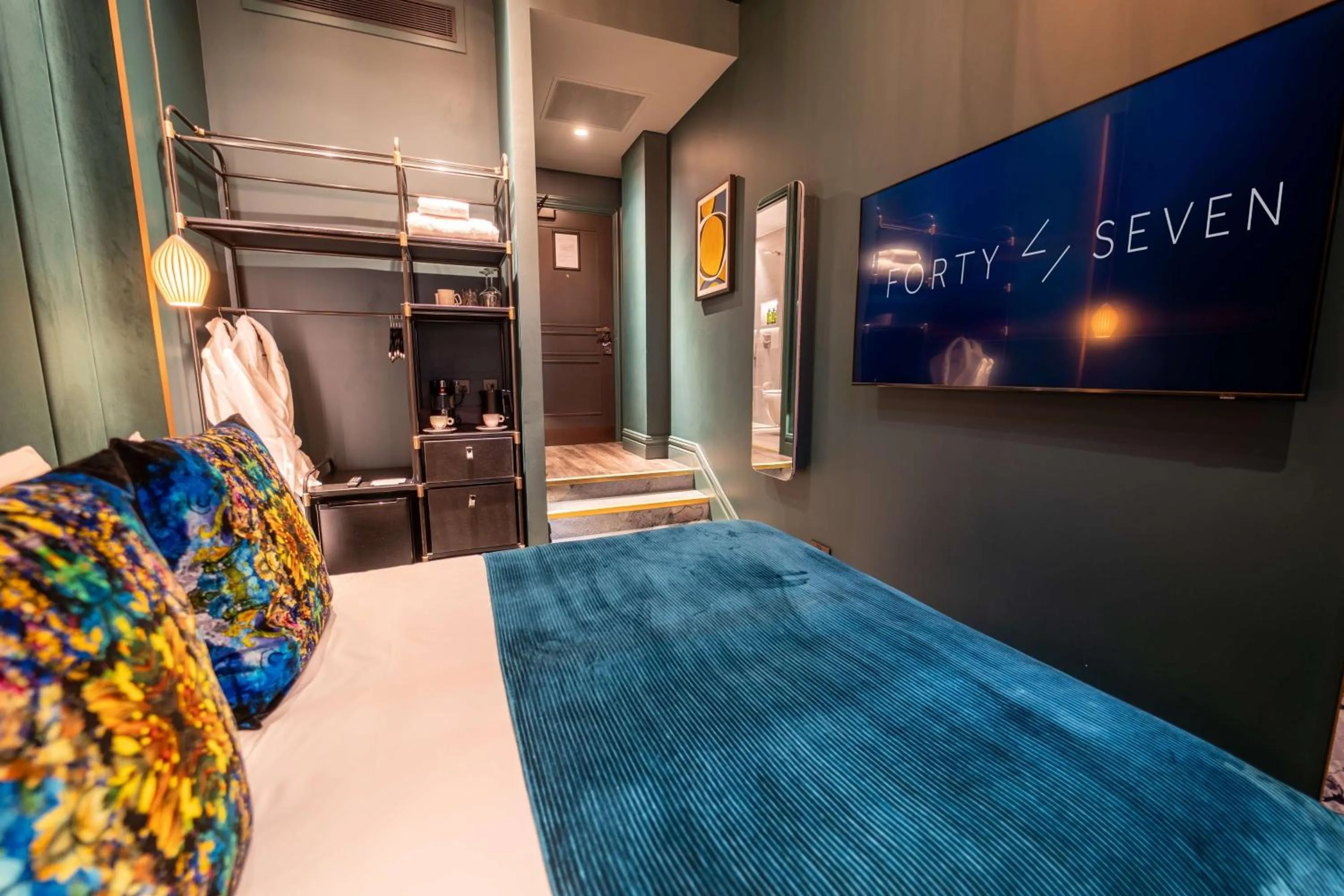 Bedroom, Bed in Forty Seven Hotel Manchester, WorldHotels Crafted