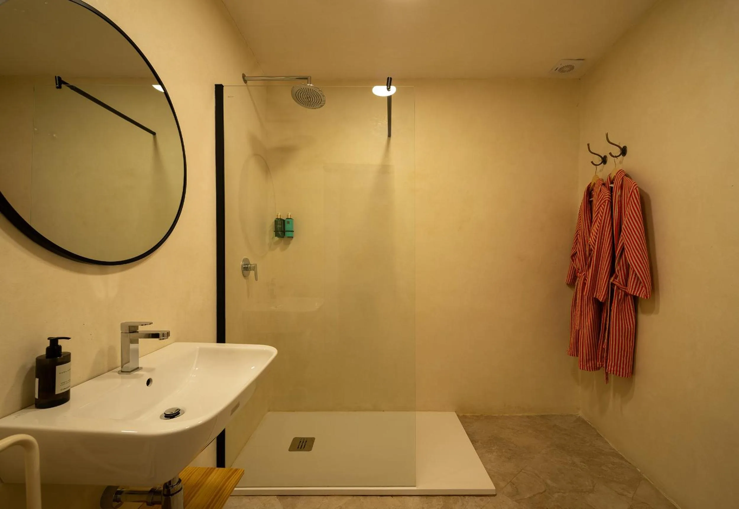 VICTORIA - by Ático73