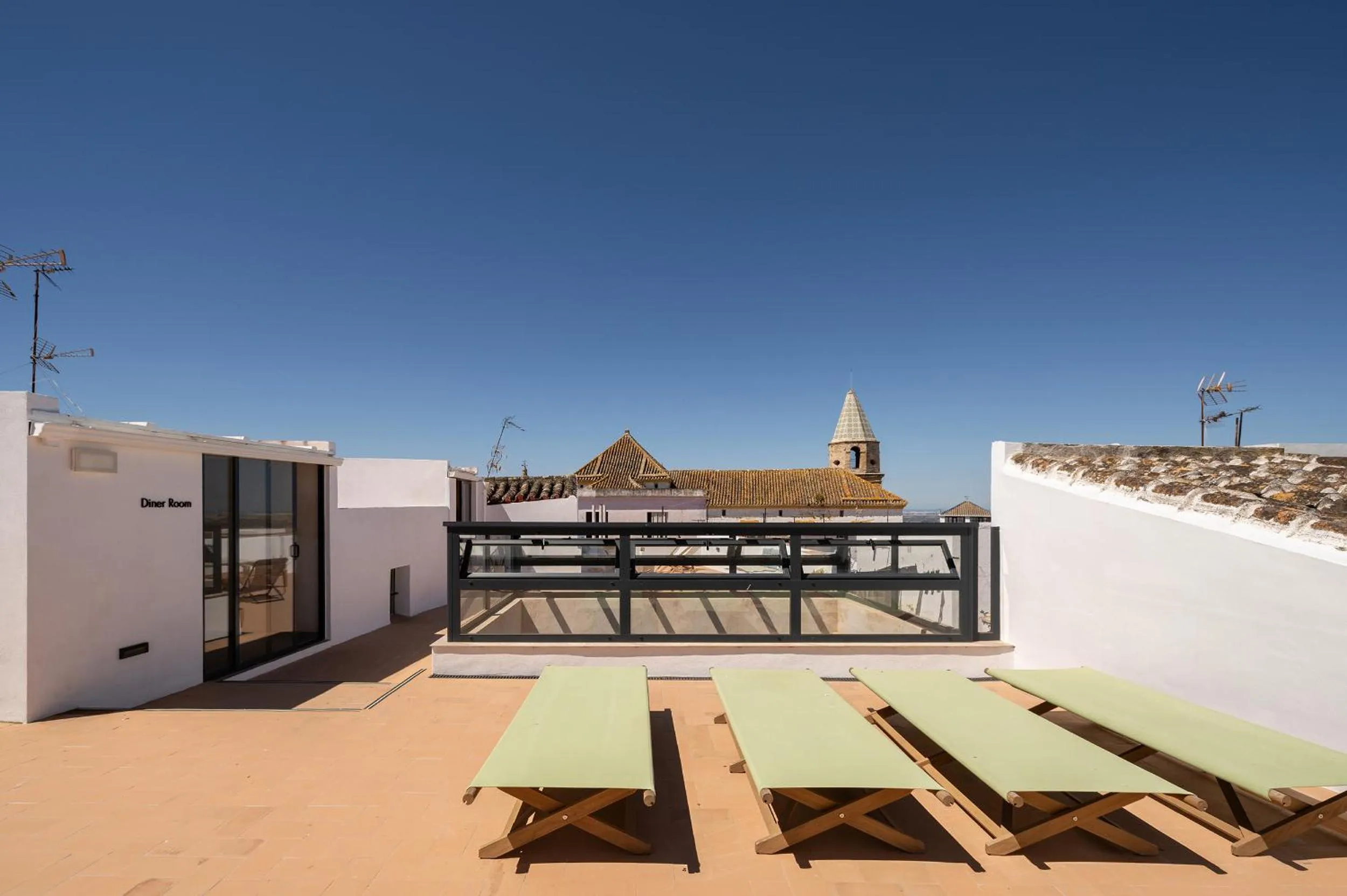 VICTORIA - by Ático73