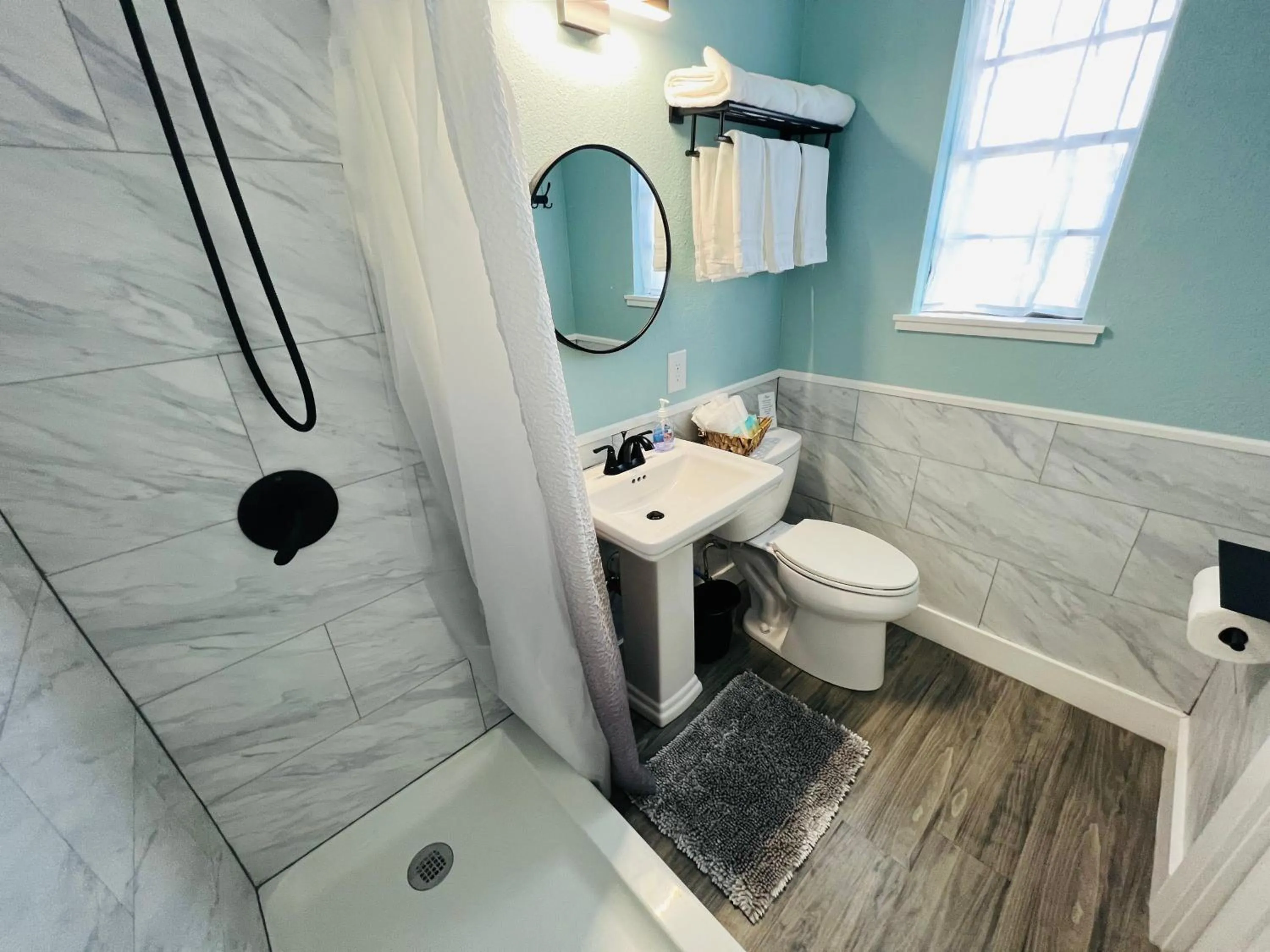 Shower in 1915 Beach Club