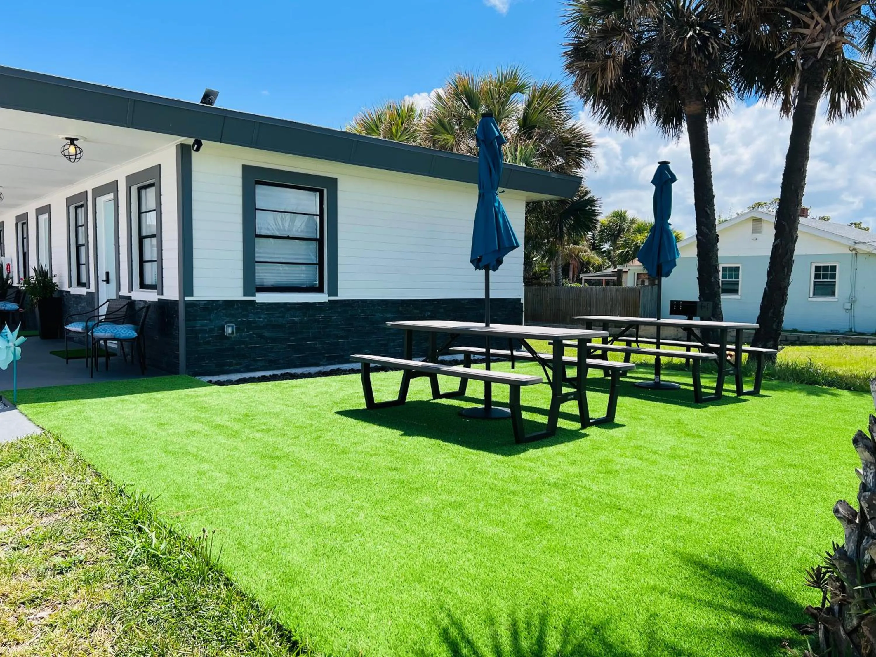 Garden in 1915 Beach Club