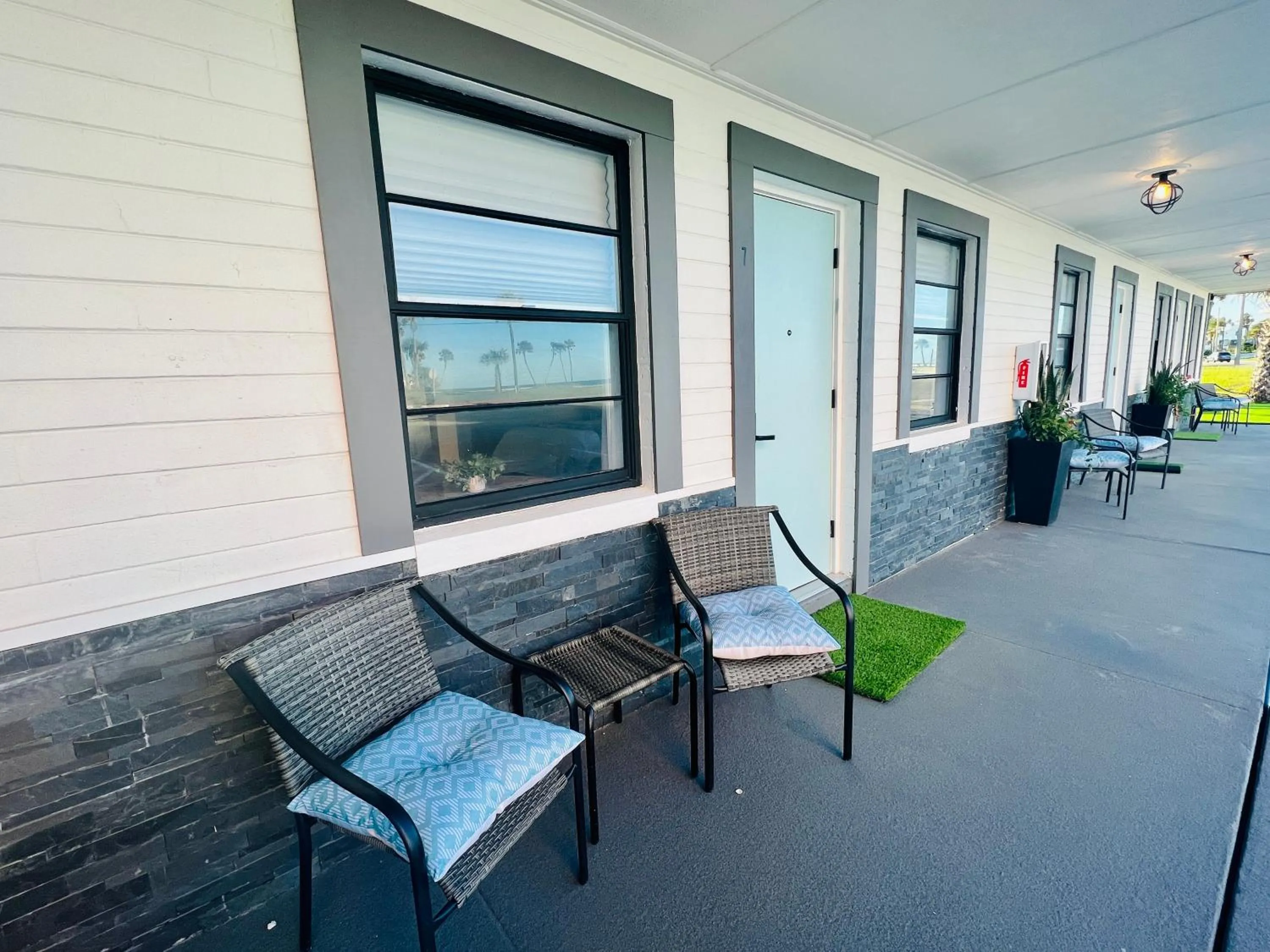 Sea view in 1915 Beach Club