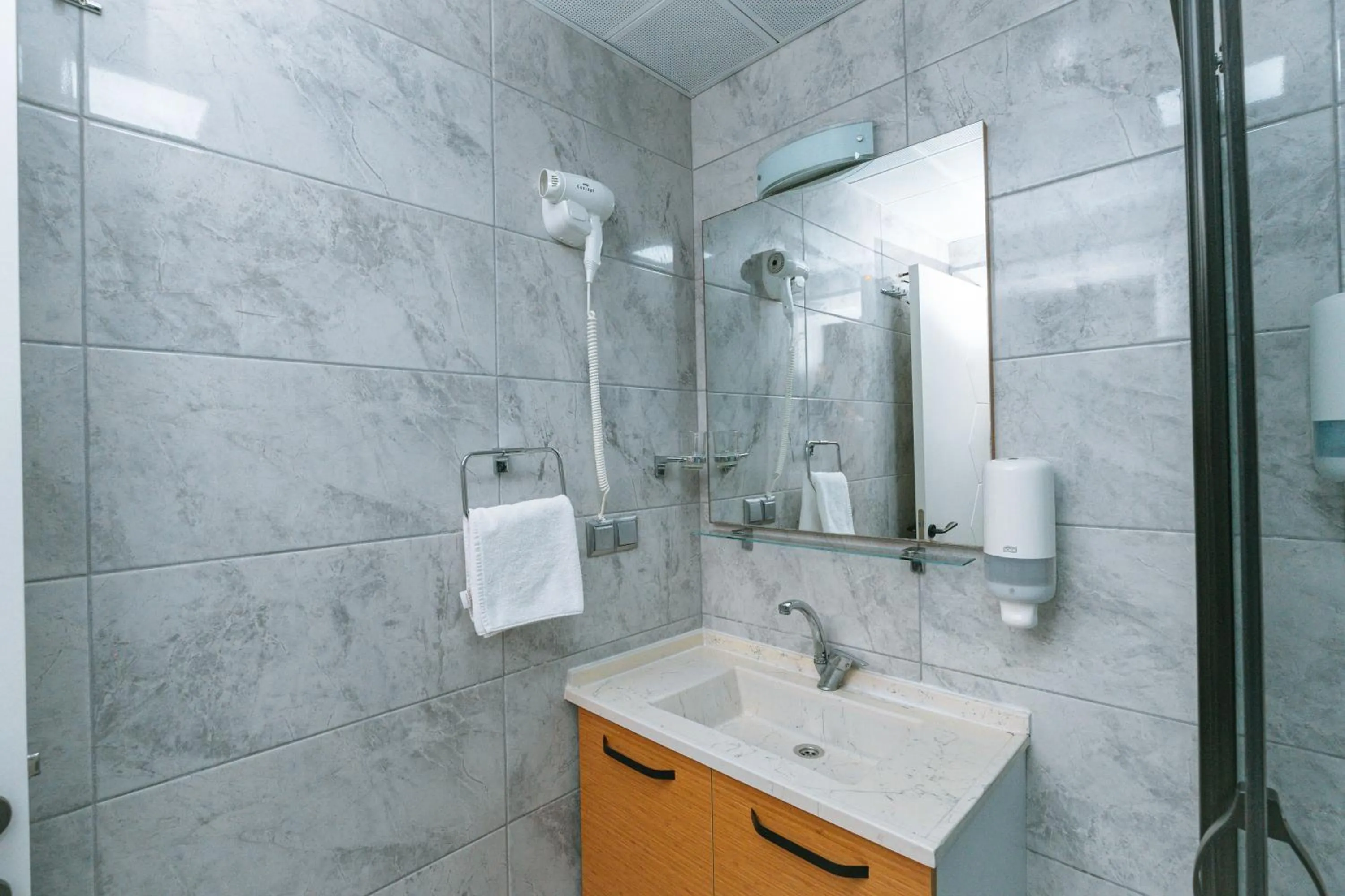 Shower in PALMİLA BUTİK OTEL