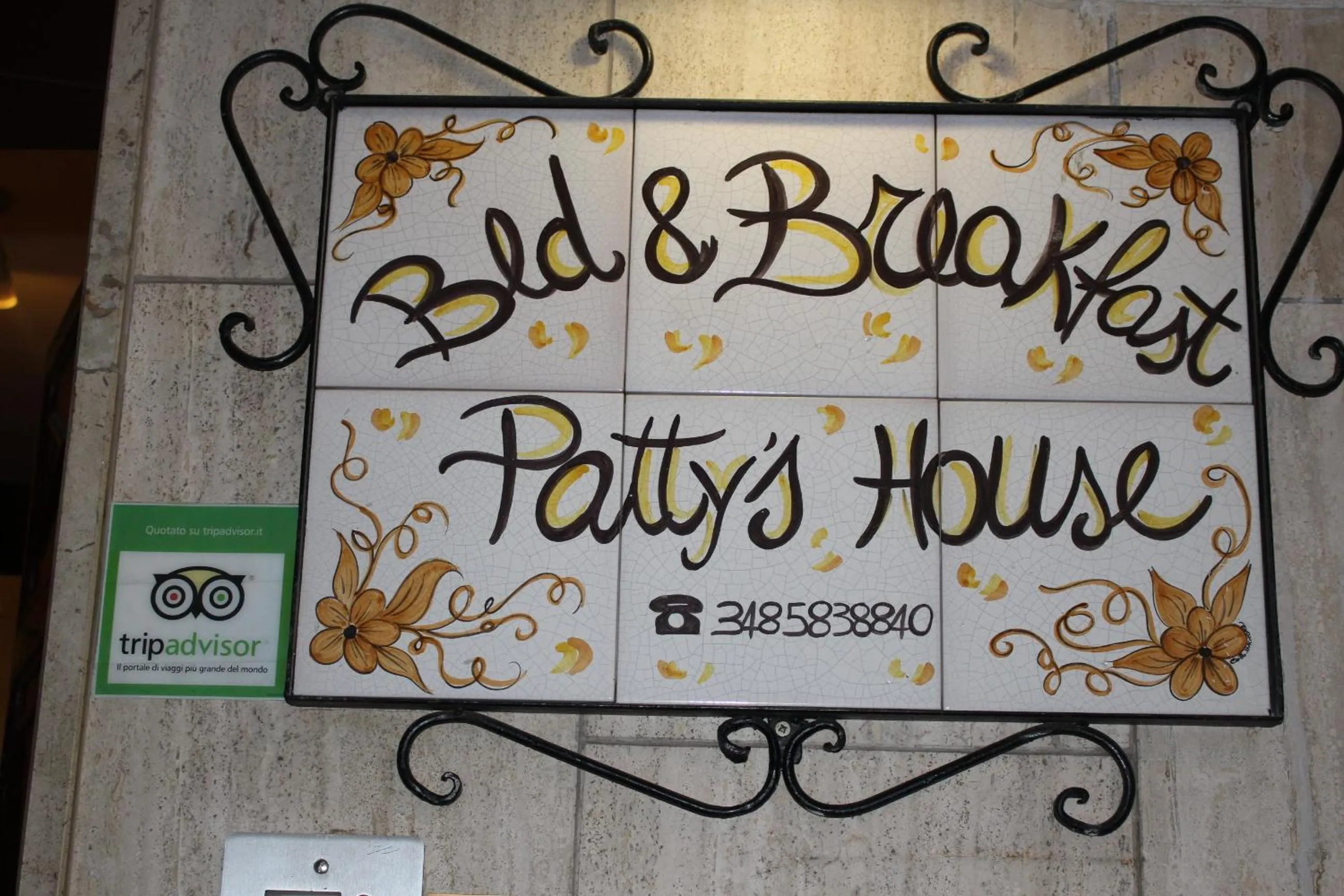 Property logo or sign in B&B Patty's House