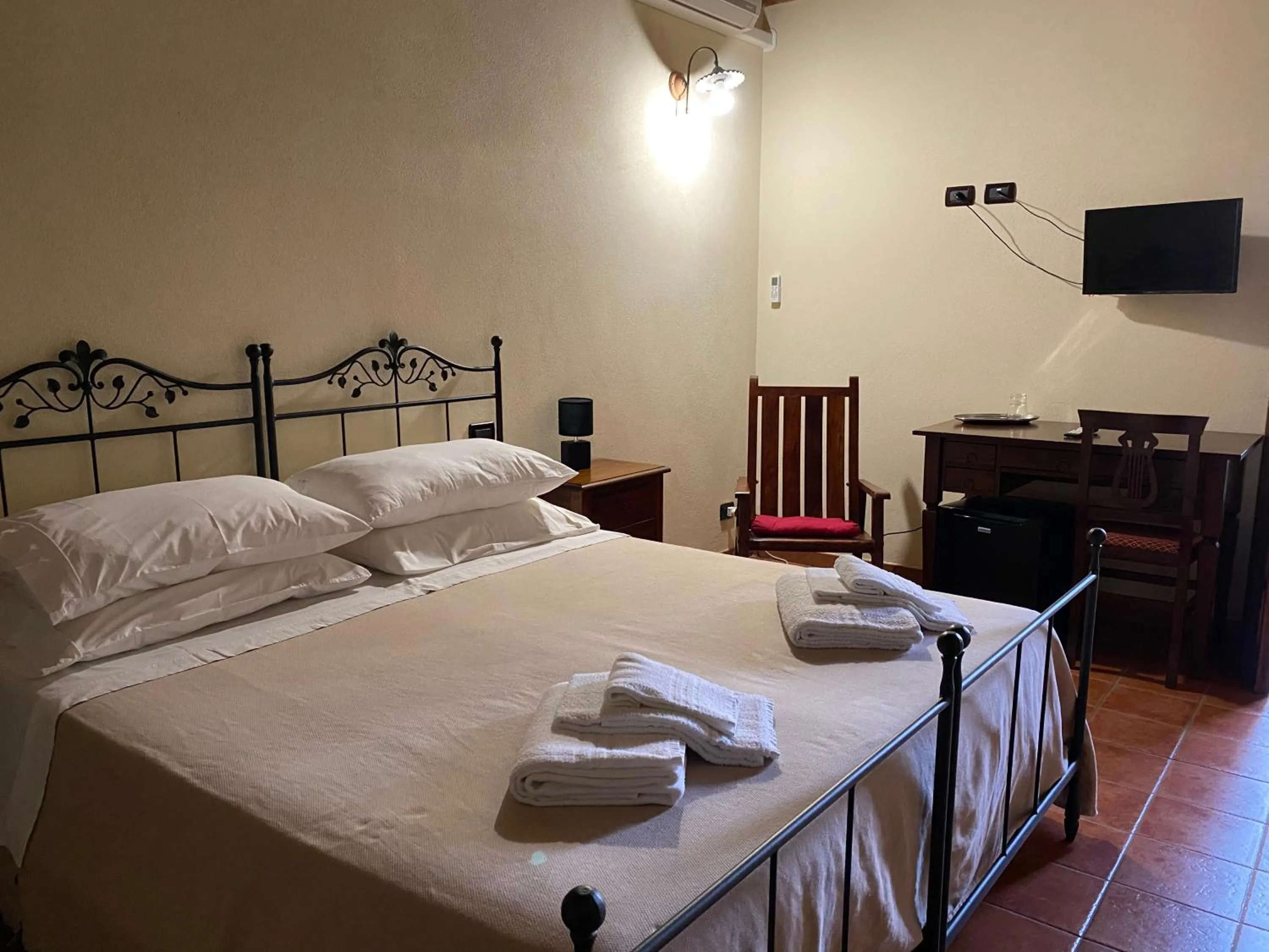 Bedroom, Bed in Agriturismo Il Melograno