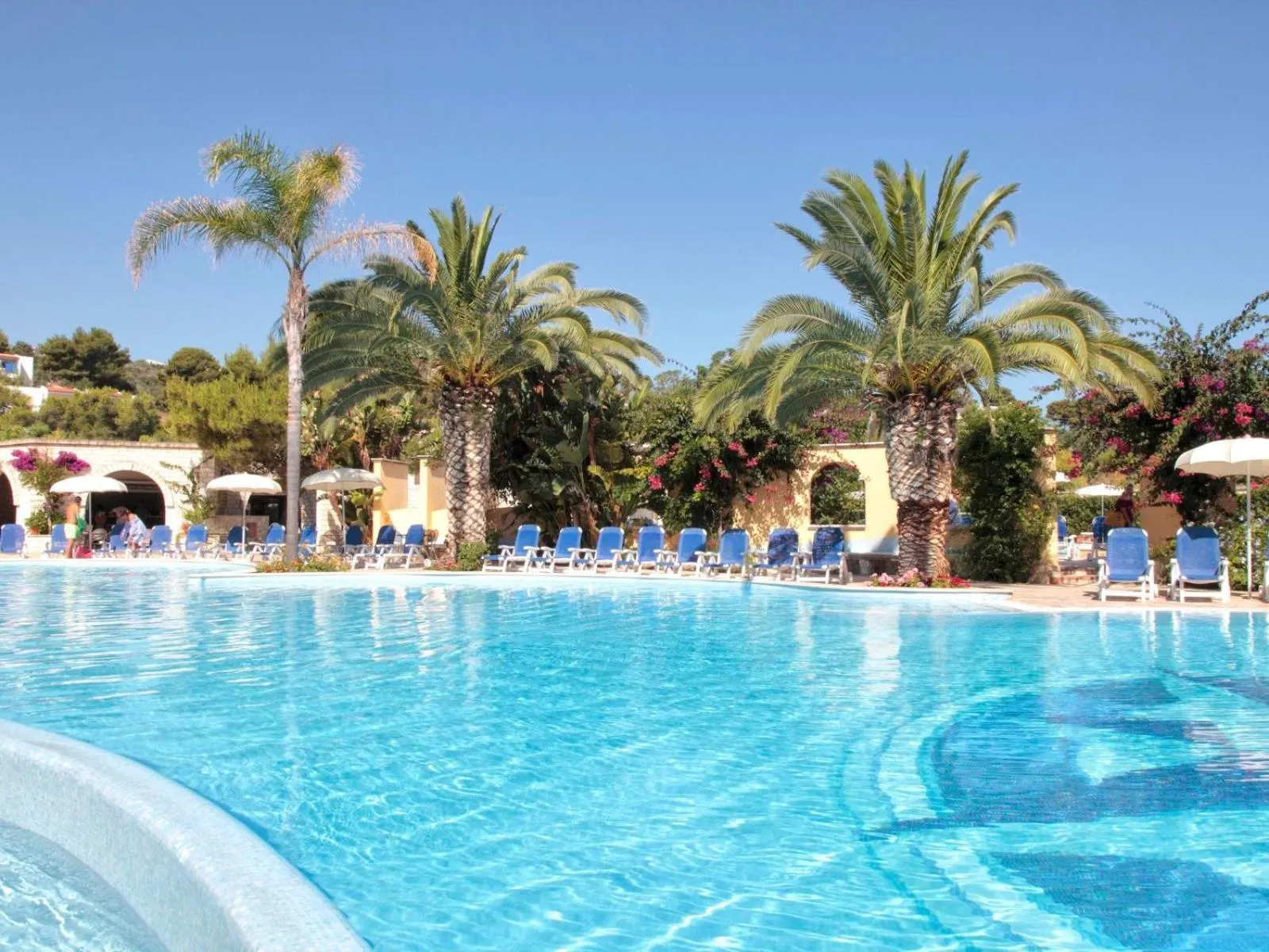 Swimming pool in Hotel I Melograni
